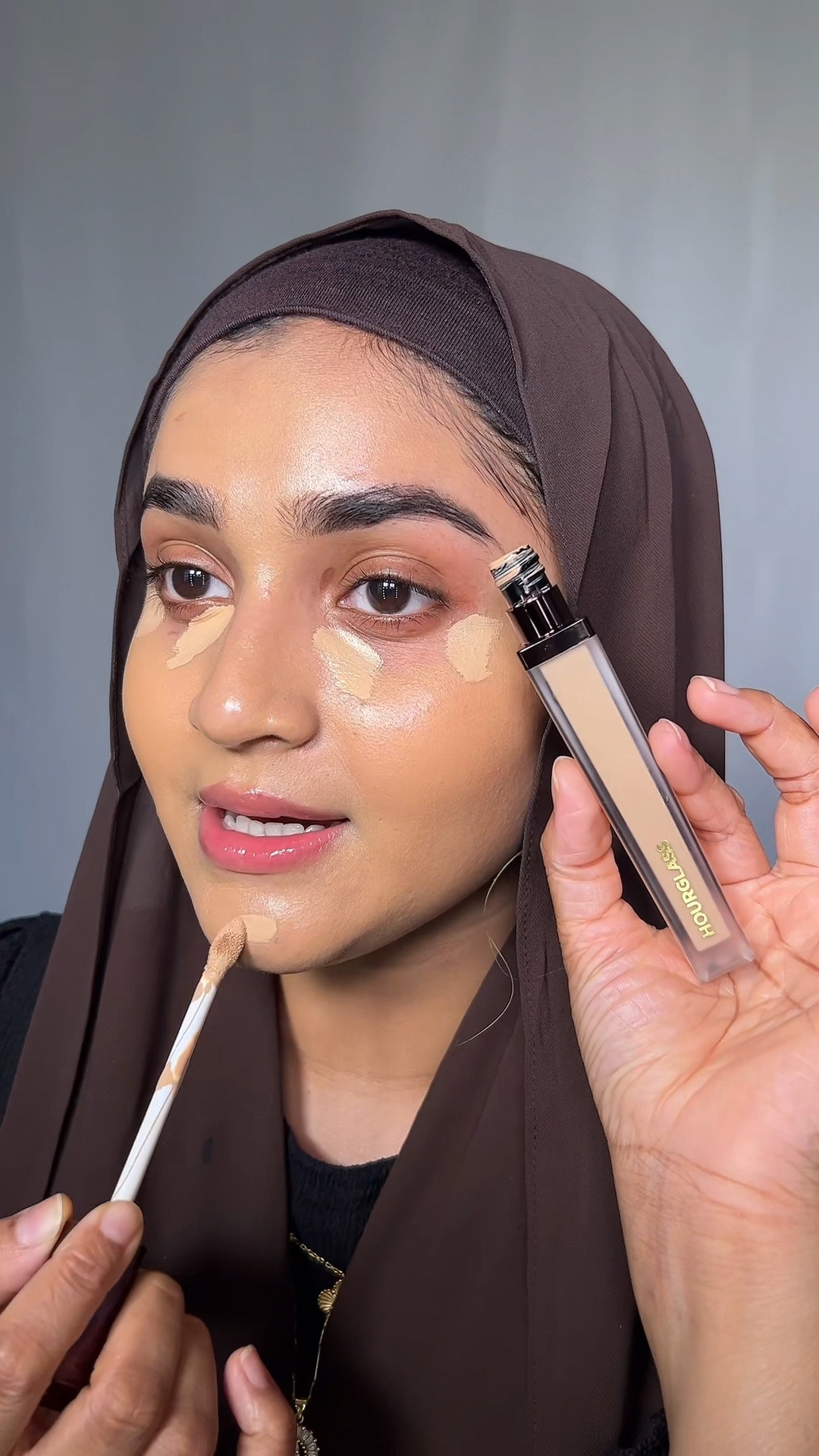 Hourglass Vanish Airbrush Concealer Makeup Review 

#LTKbeauty #LTKSeasonal