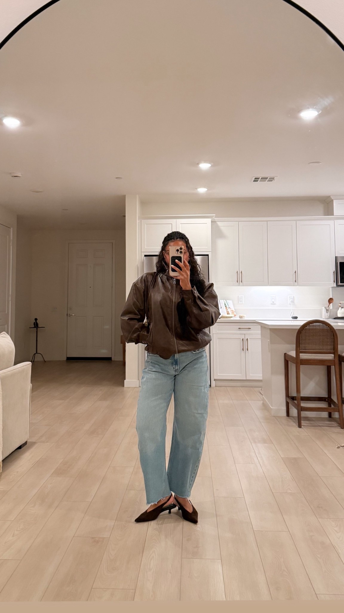 Date. Night. ed. 
These barrel jeans 🤌🏾
@abercrombie 

#LTKdayinmylife #LTKPetite #LTKootd