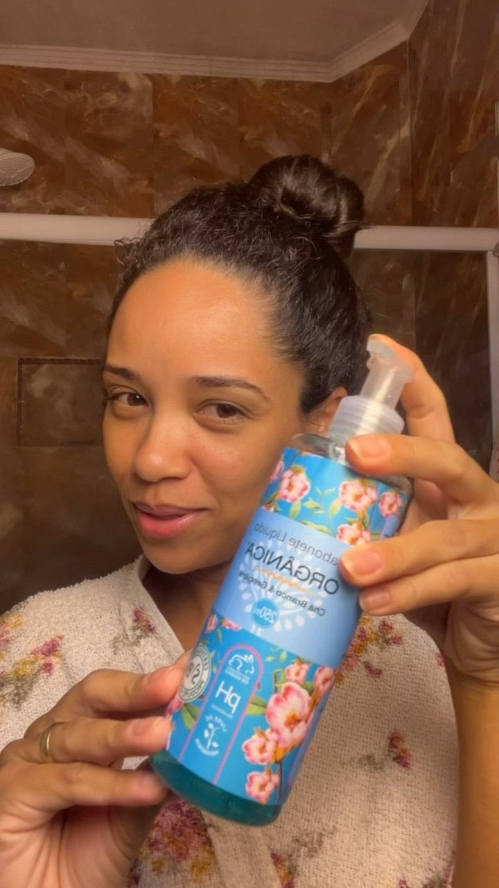 Transformei meu banho em um verdadeiro ritual de spa com o Sabonete Líquido de Chá Branco e Gengibre da Orgânica @grupoorganica 🛁A fragrância é sofisticada e traz uma sensação de harmonia que renova as energias. É aquele momento do dia em que o mundo para e o foco é apenas o meu bem-estar. Sinto a pele macia, hidratada e com um perfume que abraça.  #autocuidado #parceria #organicabodyspa #ugc #ugccommunity

#LTKdicadeestilo #LTKbrasil #LTKbeleza