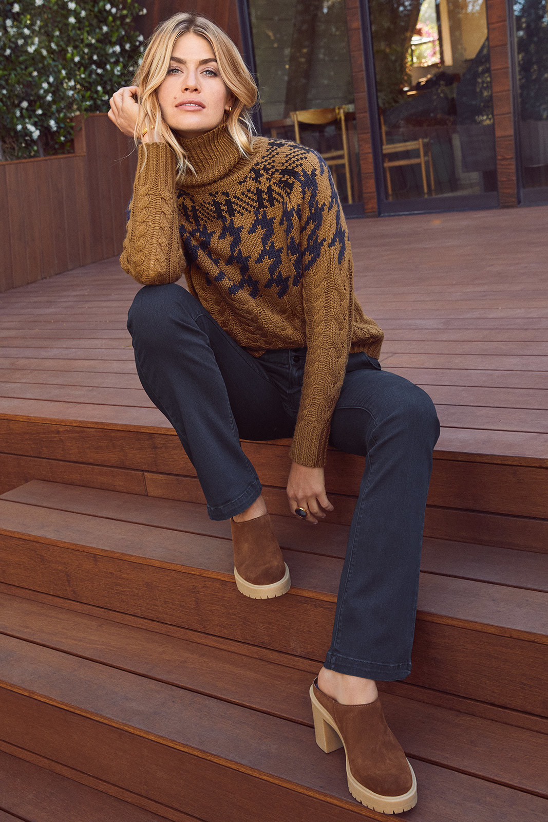 JOHN + JENN Henry Turtleneck Pullover | EVEREVE | Evereve