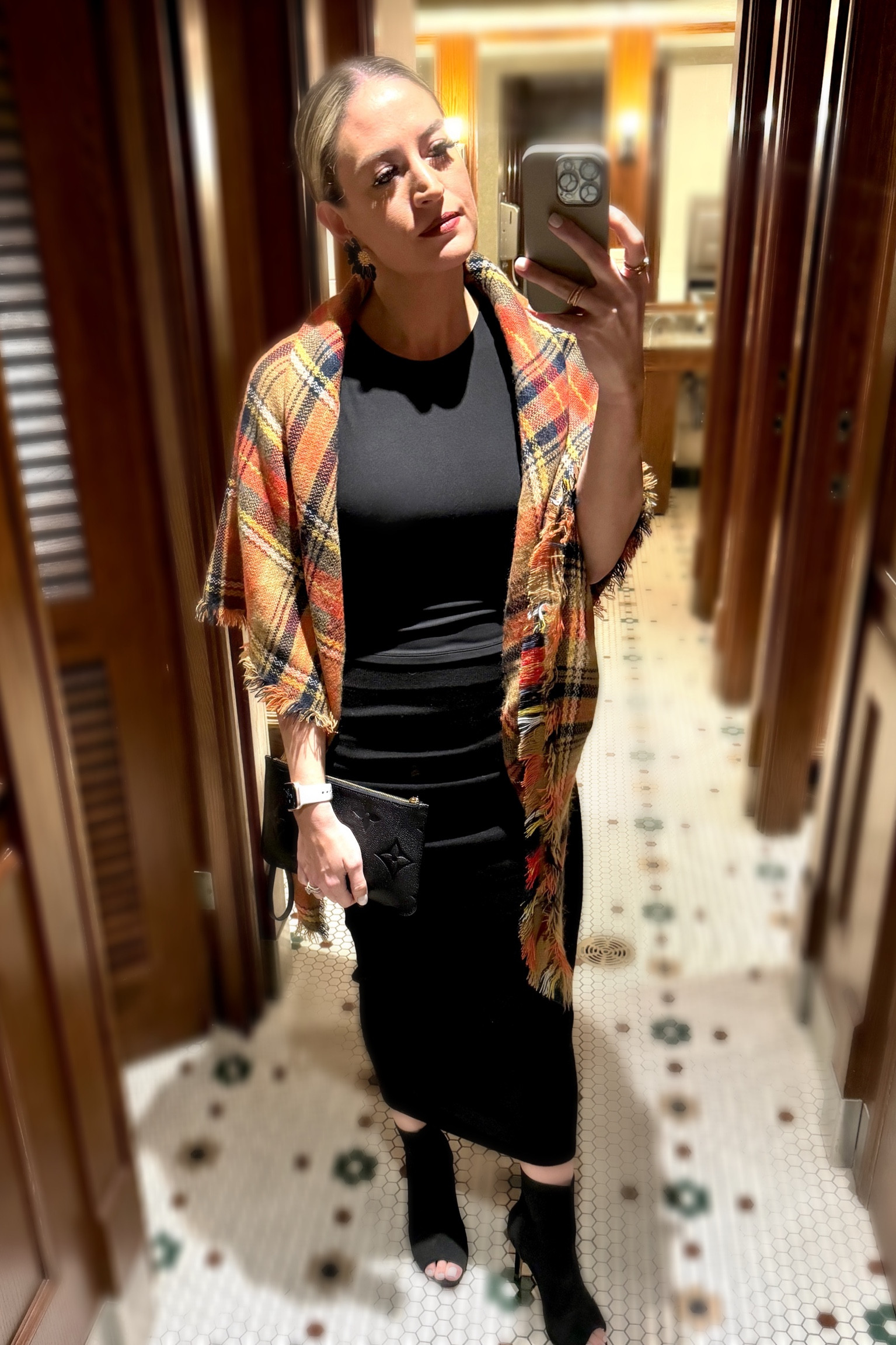 Wearing burnt orange or rust orange with black is an easy way to style a fall outfit and also style a Halloween outfit. Use an orange scarf as a shawl and you’re ready to go! This blanket scarf is one I use every year! 

#everypiecefits

#LTKSeasonal #LTKHalloween #LTKover40