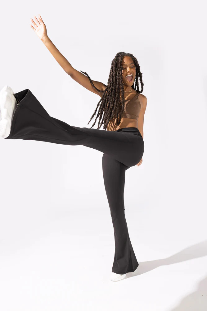 Crisscross Hourglass Bell Bottom with Pockets (Soft Touch) - Black | POPFLEX