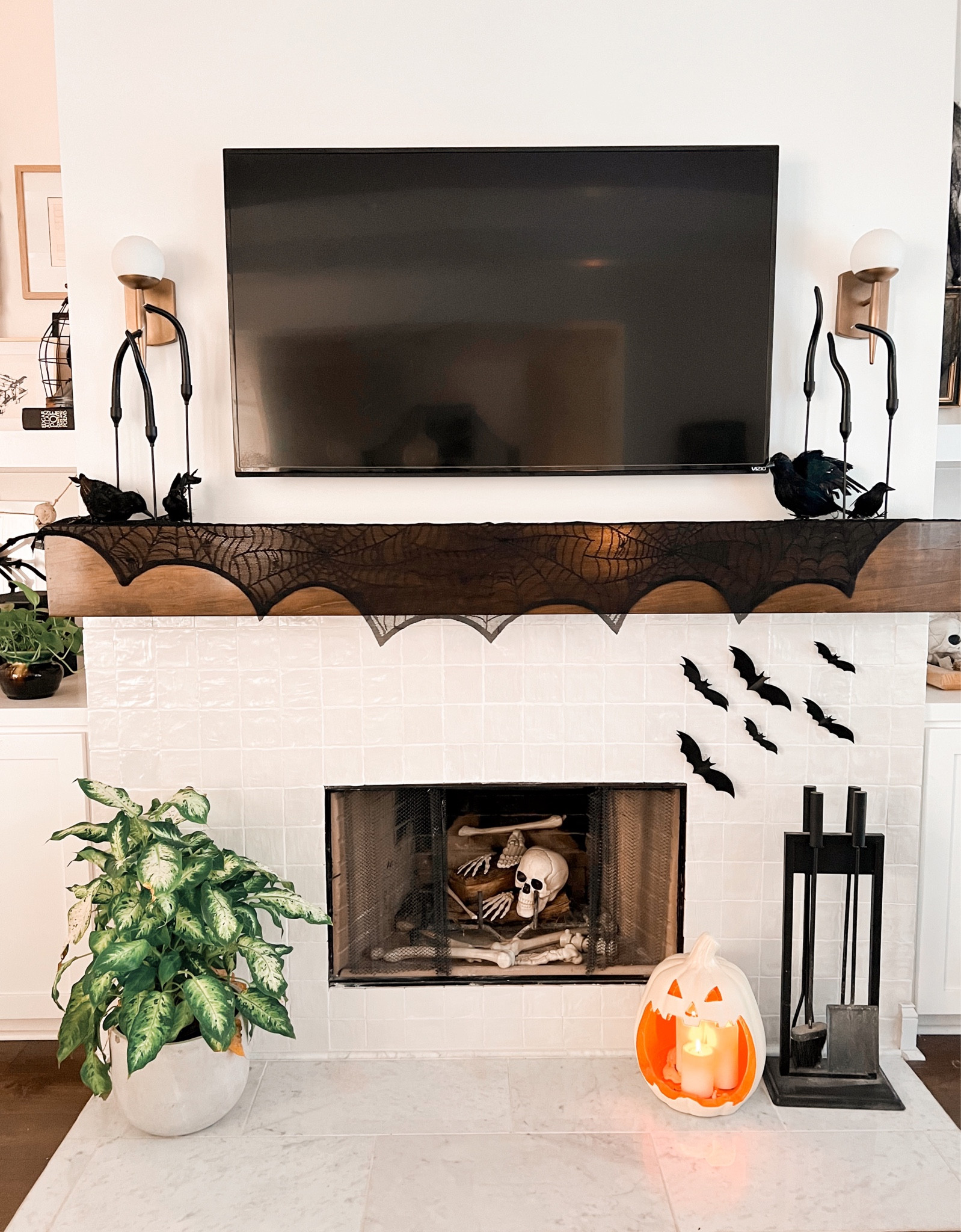 Halloween decor!

#LTKHalloween #LTKSeasonal #LTKhome