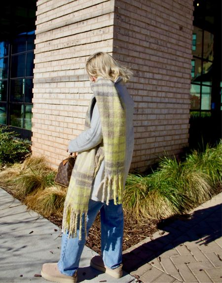 this scarf is EVERYTHING this winter ❄️ 💛

#LTKSeasonal #LTKsalealert #LTKfindsunder50