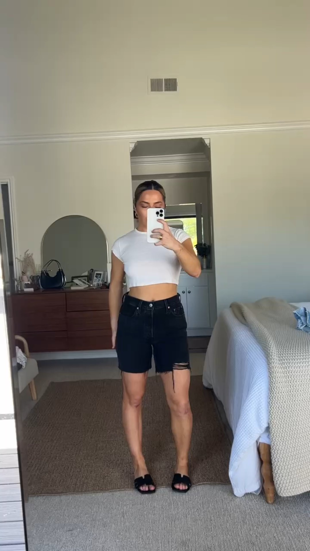 I’m completely obsessed with the length of these shorts. So cute!

#LTKSeasonal #LTKFindsUnder100 #LTKStyleTip