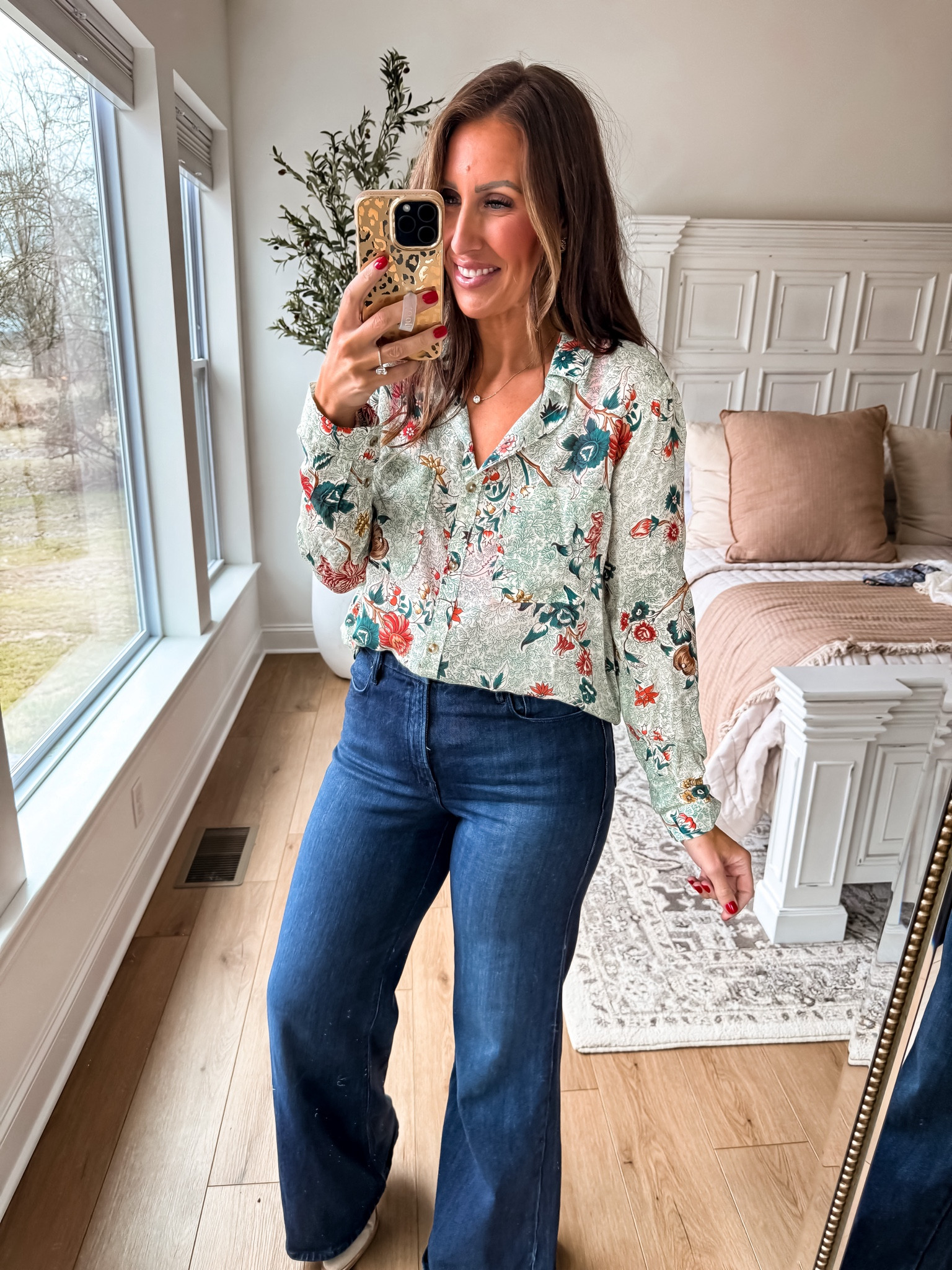 Anthropologie button down size medium 
LTKSPRING sale 

#LTKmidsize #LTKSpringSale #LTKover40