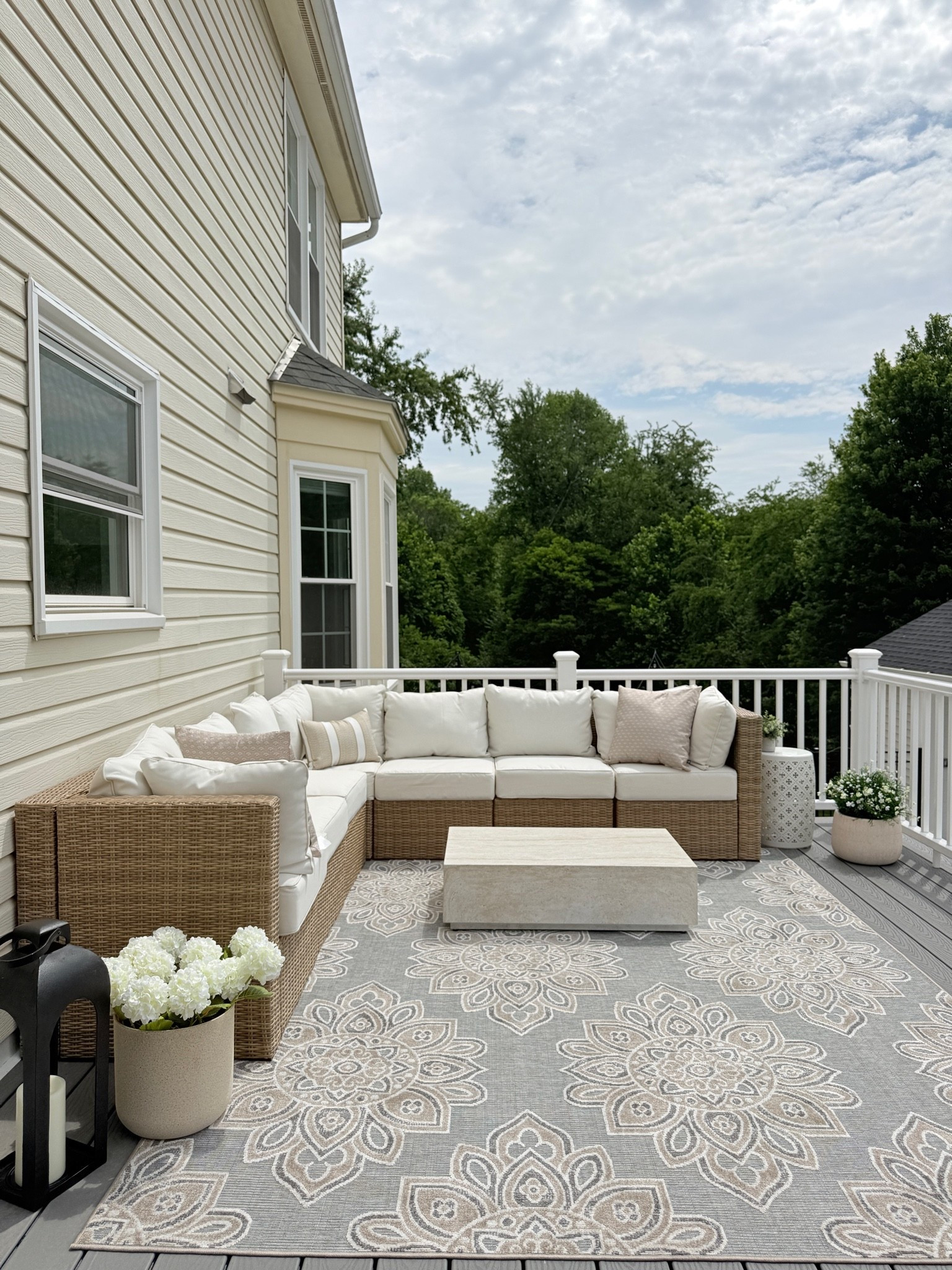 New deck furniture! ☀️👏🏼

#LTKSeasonal #LTKHome