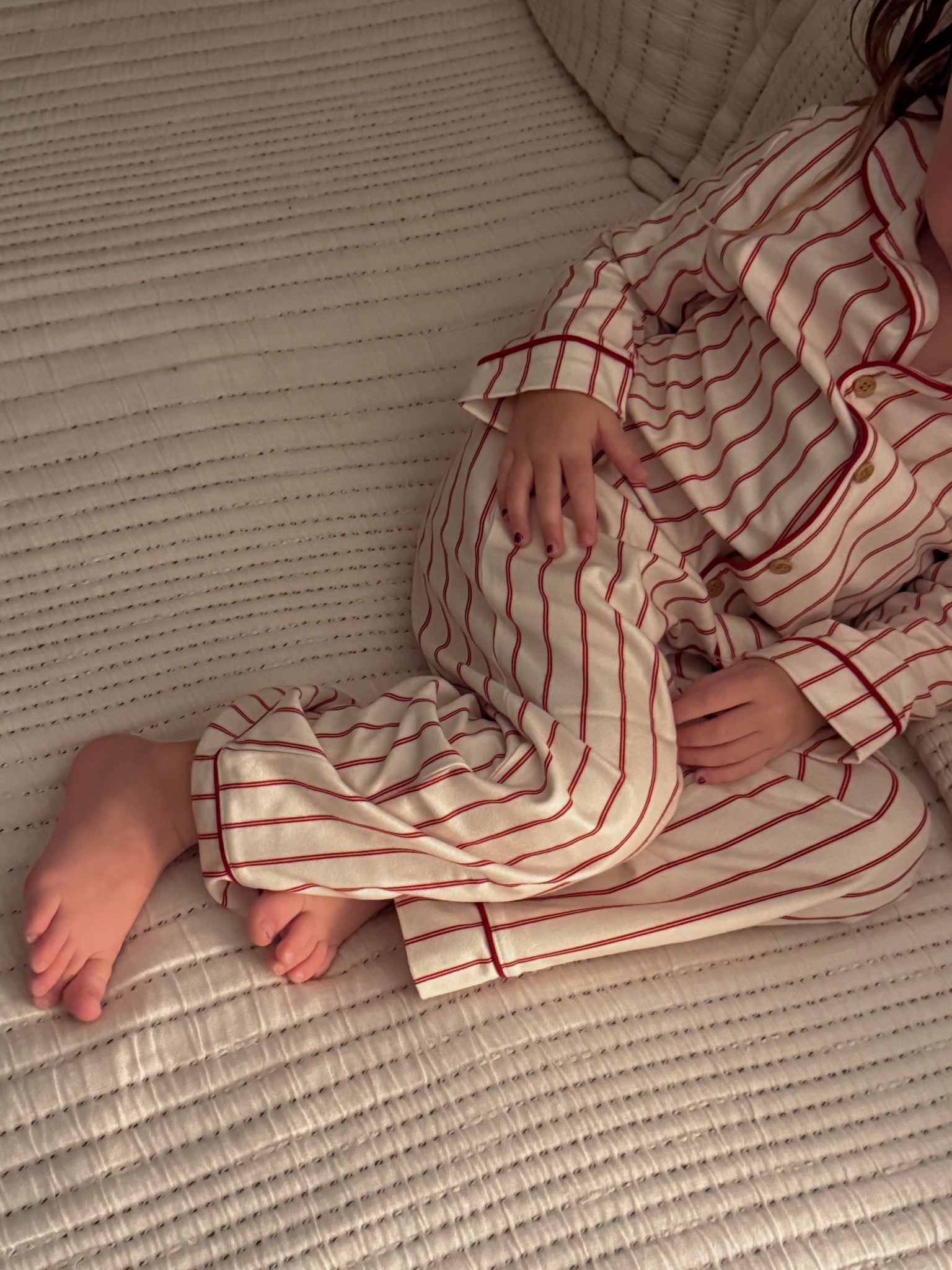 The cutest toddler girl striped Christmas pajamas! ❤️🤍