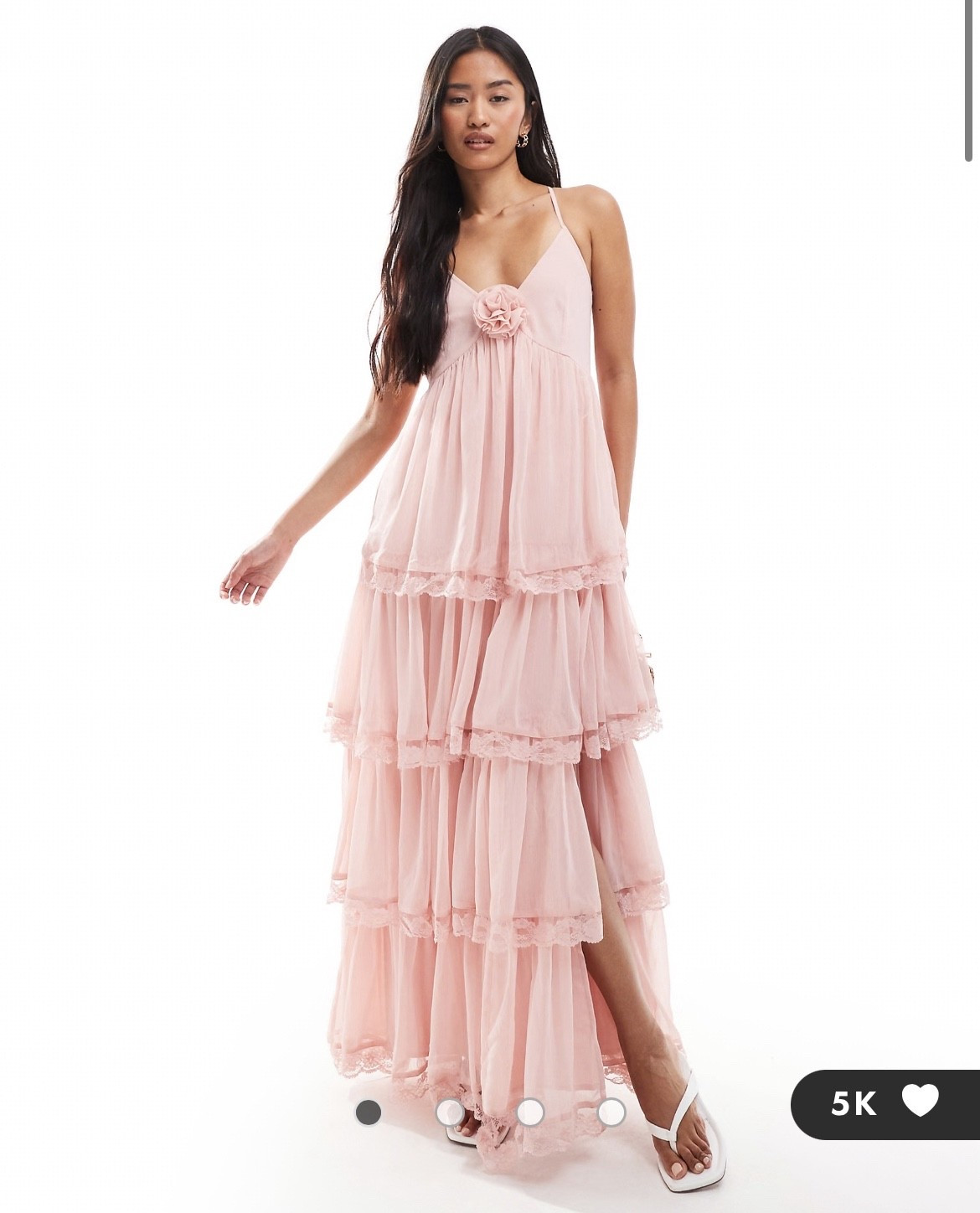 Romantic and dreamy in every way ✨ This Miss Selfridge chiffon tiered maxi dress in dusky pink is pure elegance. With its flowy layers and soft feminine shade, it’s the perfect choice for summer weddings, garden parties, or any special occasion where you want to feel effortlessly chic. 🌸

Pair it with delicate heels and minimal jewelry for a timeless look