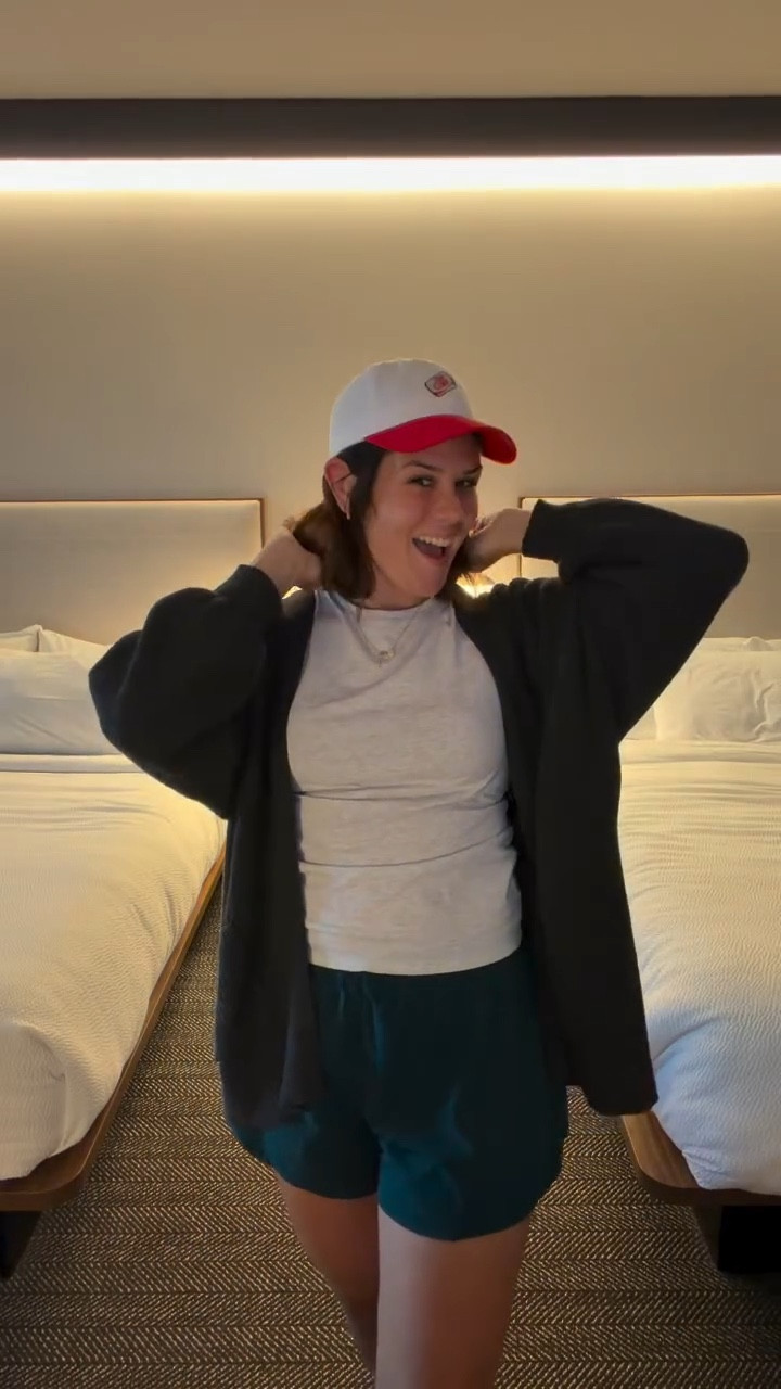 A bob & a @dietcoke hat and I’m unstoppable. 🥤 

#momsofinstagram #targetstyle #dietcoke #explorepage #fyp