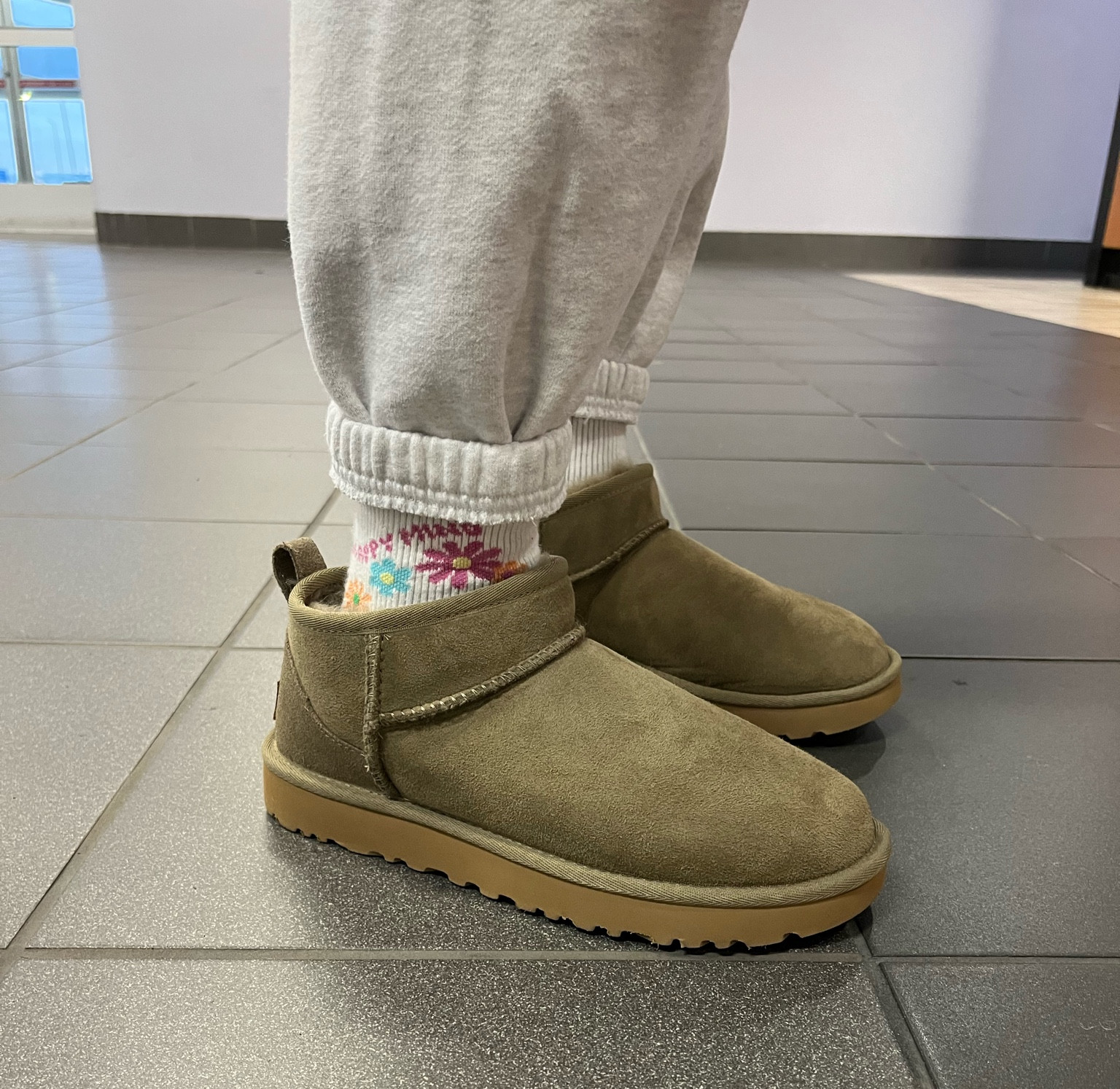 Shoes of the season :) 
wearing size 6
color: antelope
#uggs

#LTKshoecrush #LTKSeasonal #LTKstyletip