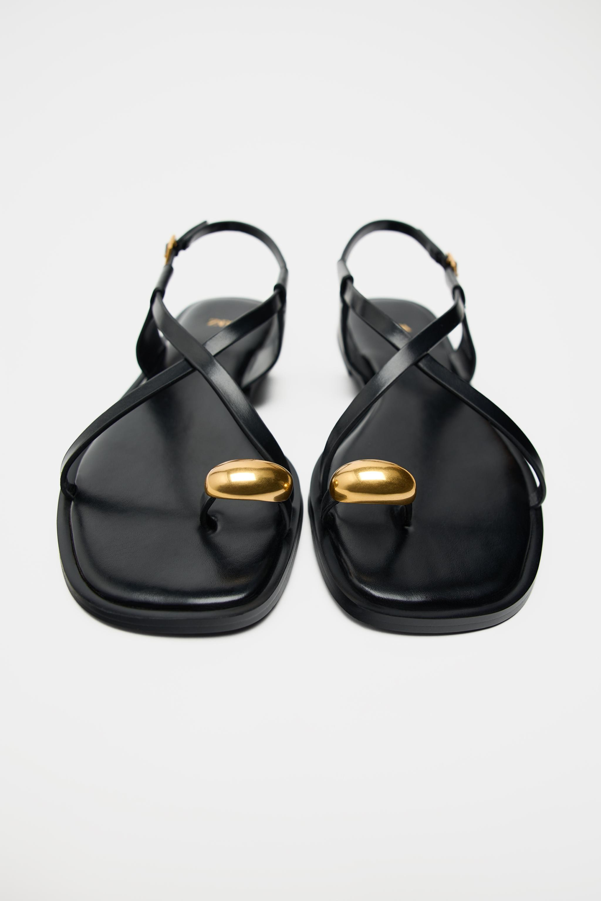 FLAT SANDALS WITH METALLIC DETAIL | Zara US