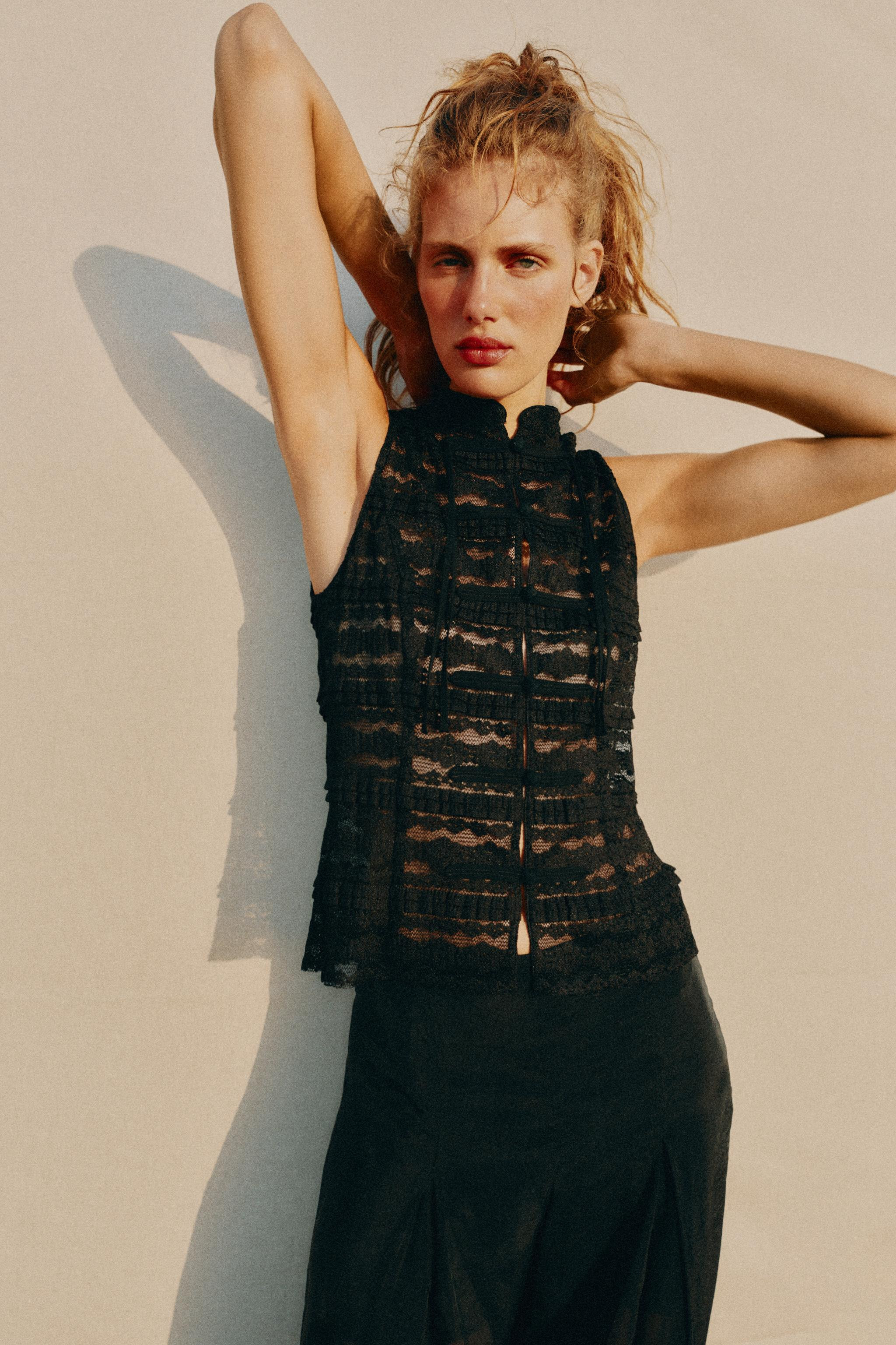 LACE FROG FASTENING TOP | Zara US