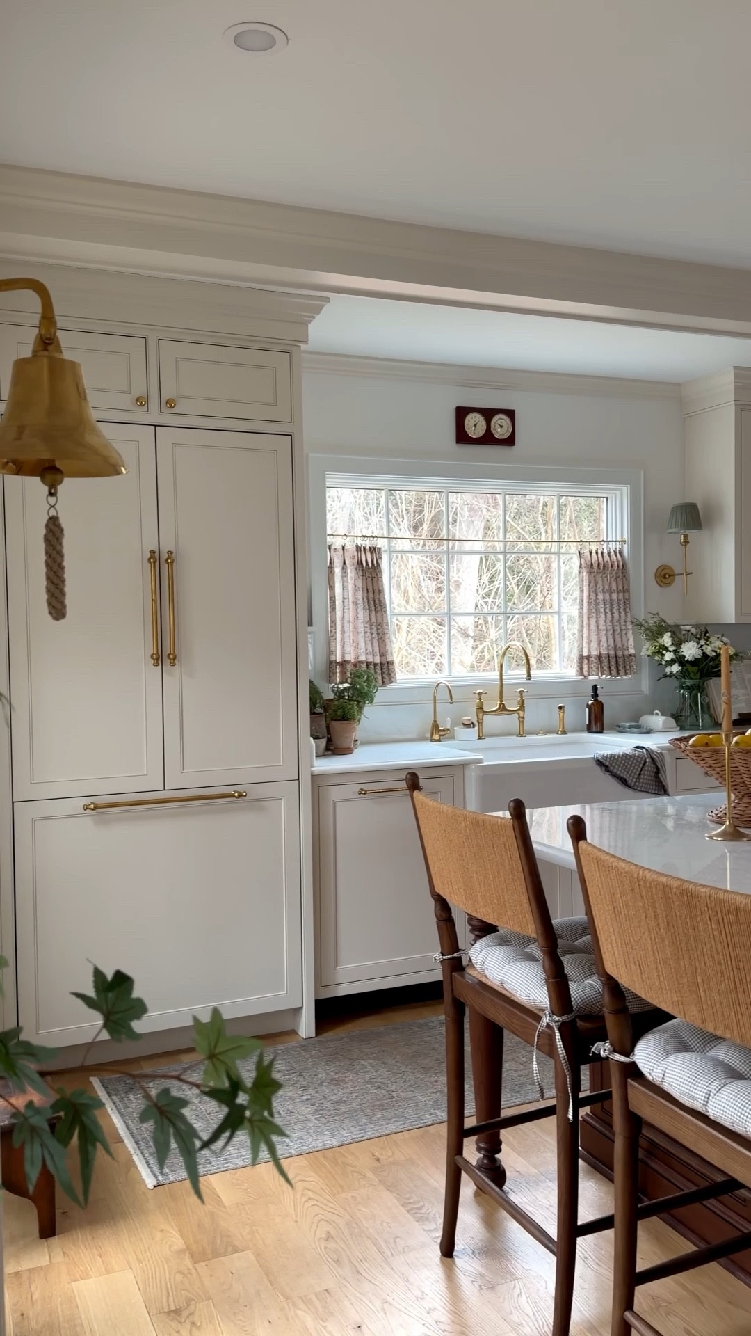 It’s been a little over a year since we brought our kitchen back to its traditional colonial style. What was once disconnected, now truly feels like the heart of the home 🤍 To get all of the details, simply comment HOME for a message! 