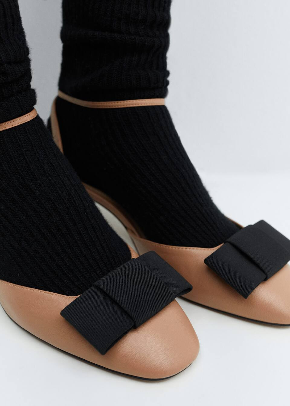 Bow leather shoes -  Women | Mango United Kingdom | MANGO (UK)