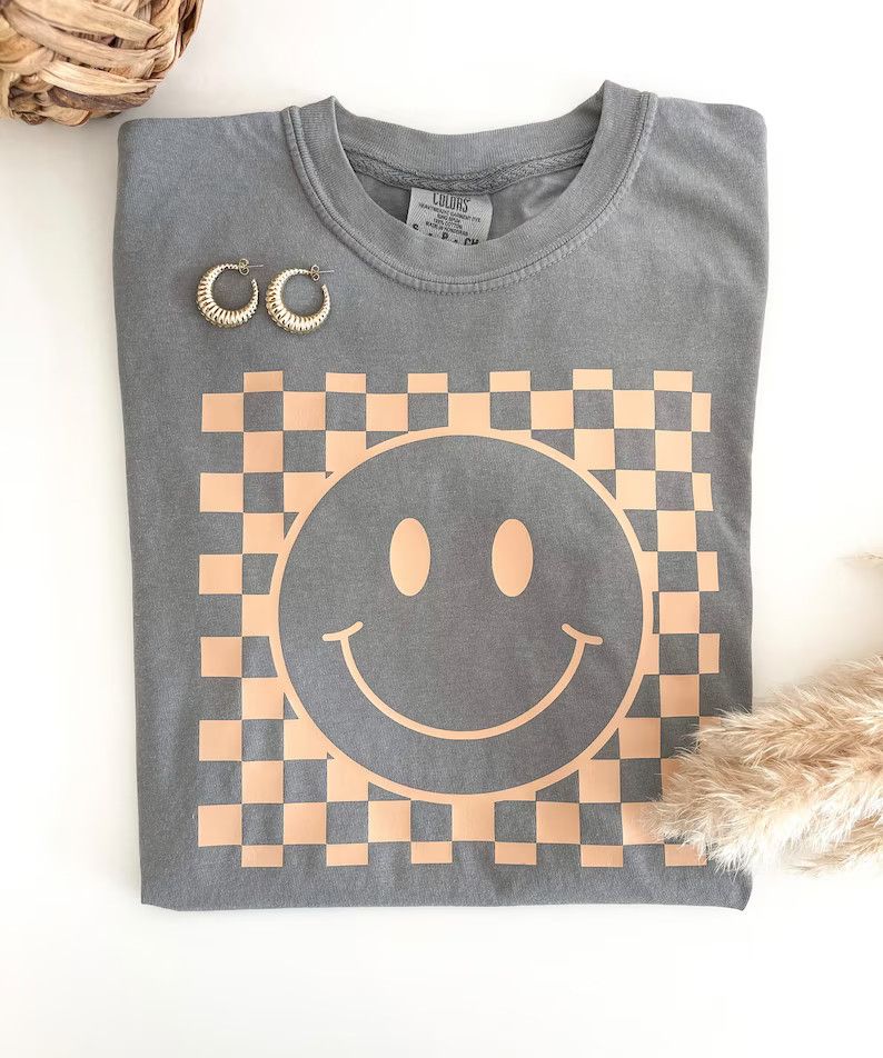 Checkered happy retro graphic tee, cute graphic tee, comfort colors, trendy graphic tee, gift for... | Etsy (US)