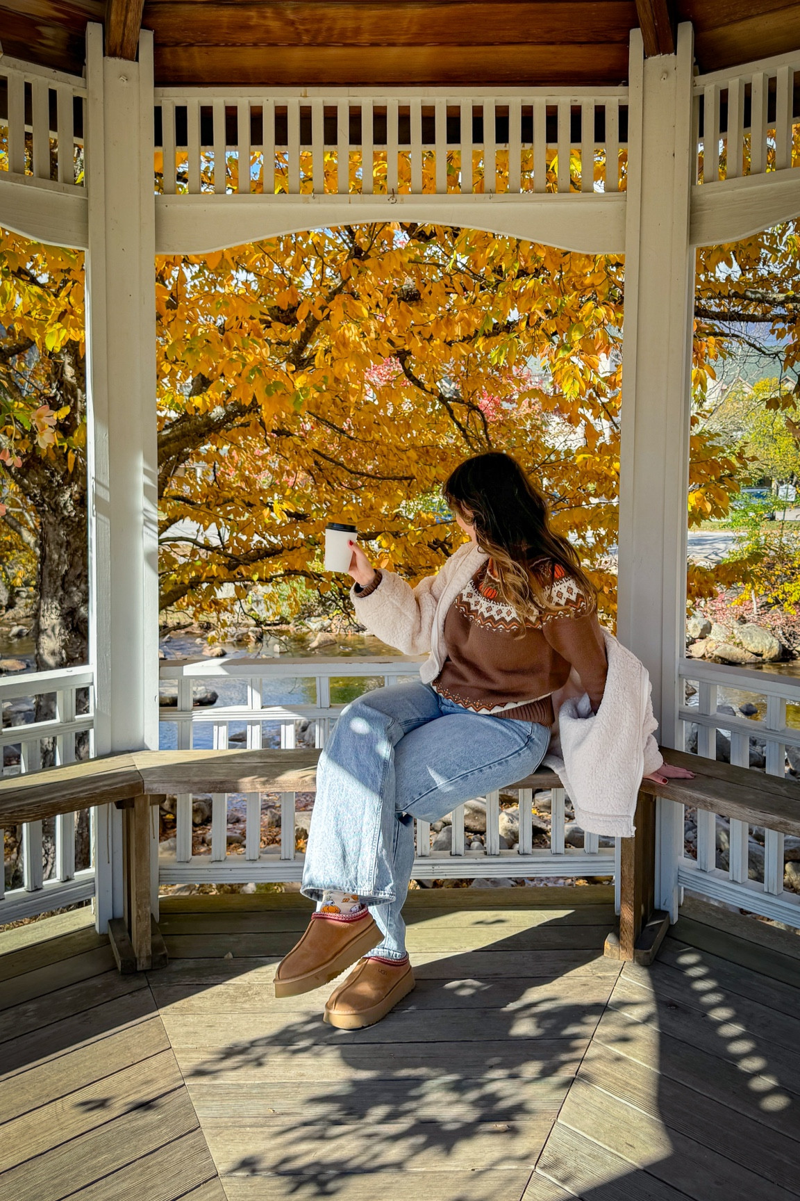 Only 3 days of October left 🫶🏻🍂

#LTKFindsUnder100 #LTKTravel #LTKSeasonal