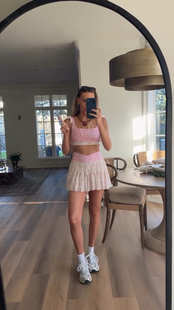 New in, target spring activewear! 


I’m 5’7’’ and I liked the fit of the medium active dress (pink floral) more than the small (brown gingham ) the skort and sports bra is small. Zip up, medium 

#LTKActive #LTKootd #LTKfitnessgoals