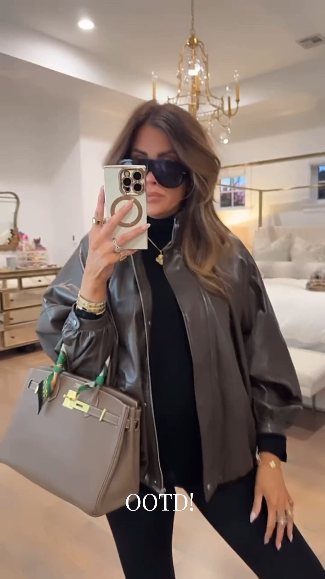 This is such a great maternity outfit! I’m wearing a size small in this leather bomber, size medium in black turtleneck & size XS in Alo leggings.

Date Night Outfit, Winter Outfit, Winter Capsule Wardrobe, Cape Coat, Zara fashion, Zara jacket, Zara finds, Emily Ann Gemma

#LTKmomlife #LTKootd #LTKBump