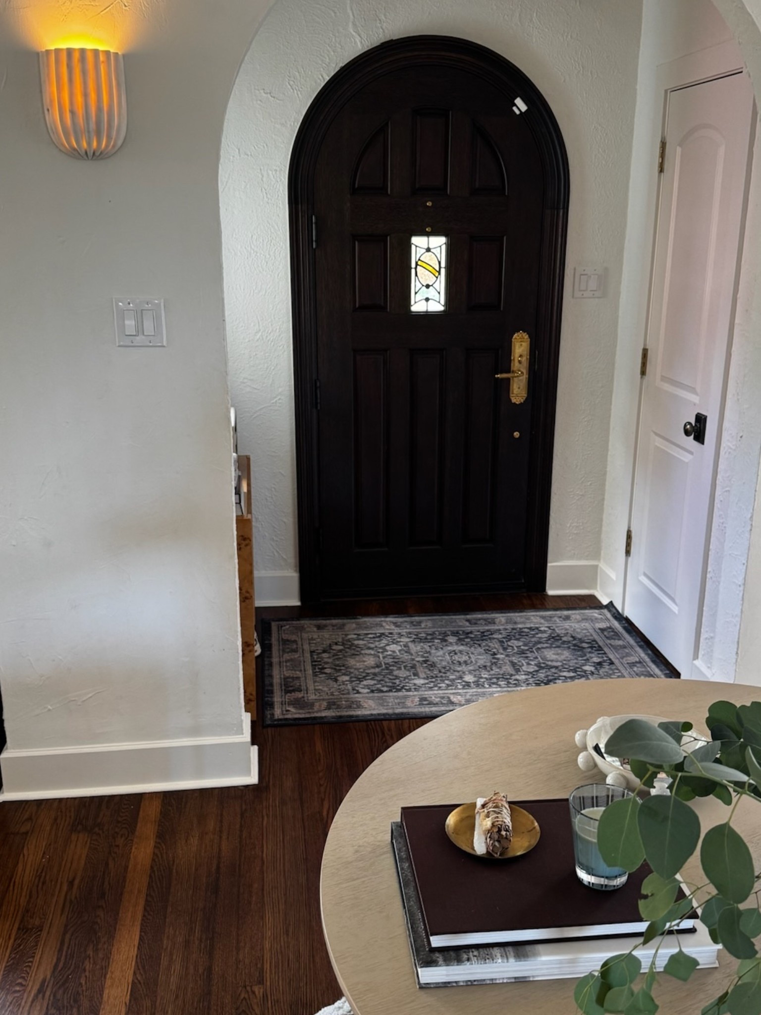 Such a great entryway rug!

#LTKHome