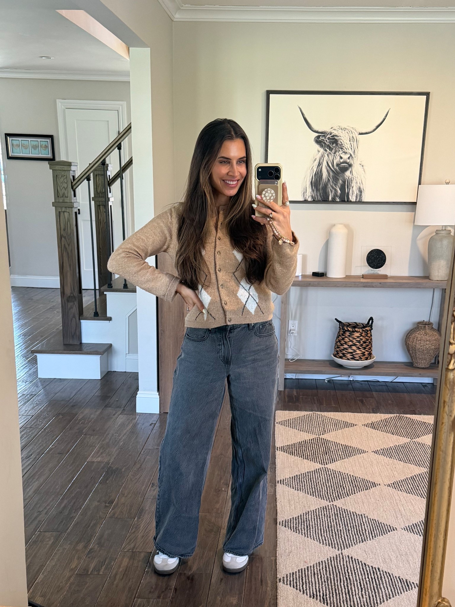 Outfit of the day

Abercrombie
Sneakers
Spring outfit 