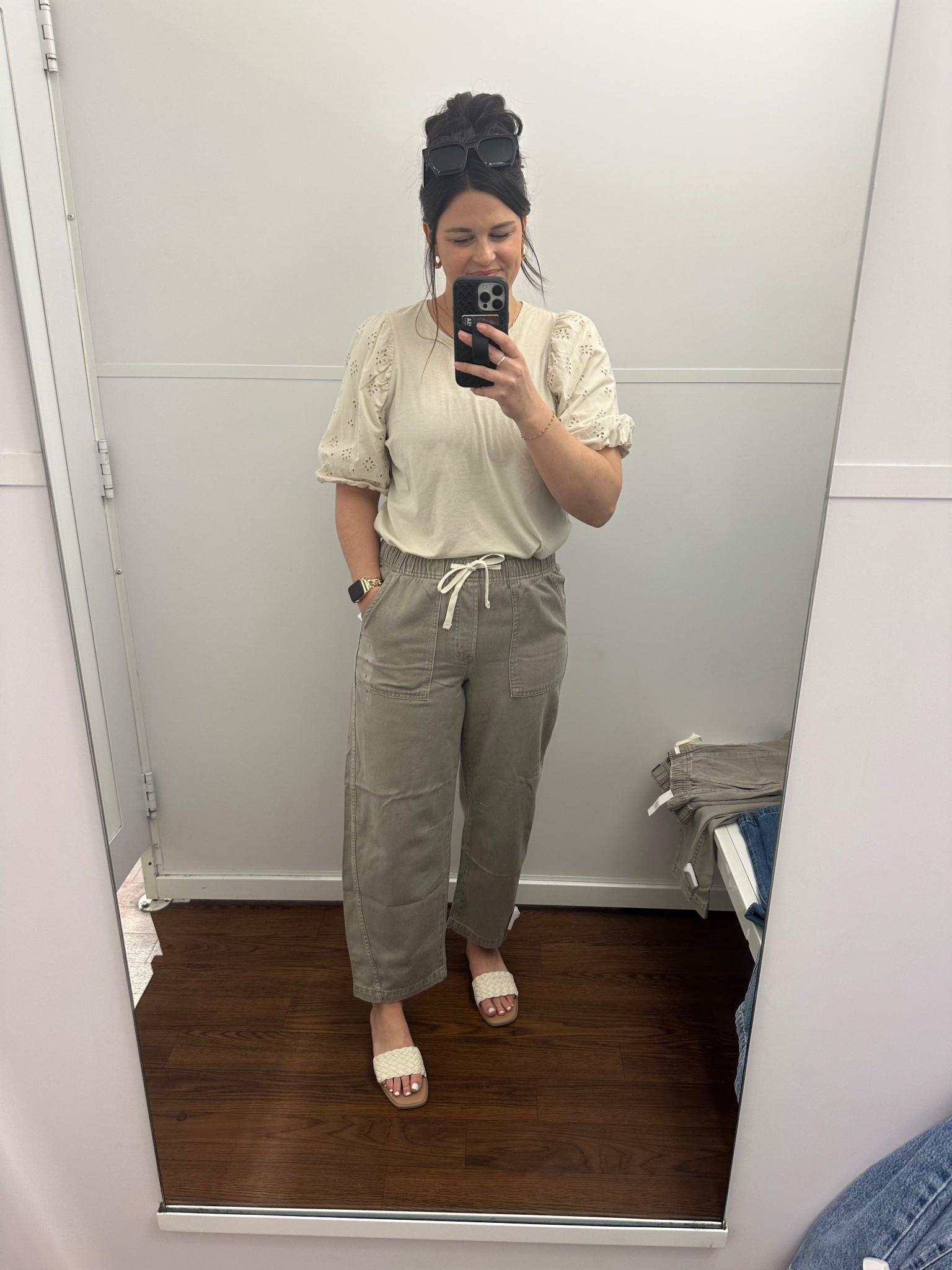 Gap pull on barrel jeans 🤎 SO good! If in between sizes, go down. I’m in a small  

#LTKFindsUnder100 #LTKSaleAlert #LTKStyleTip