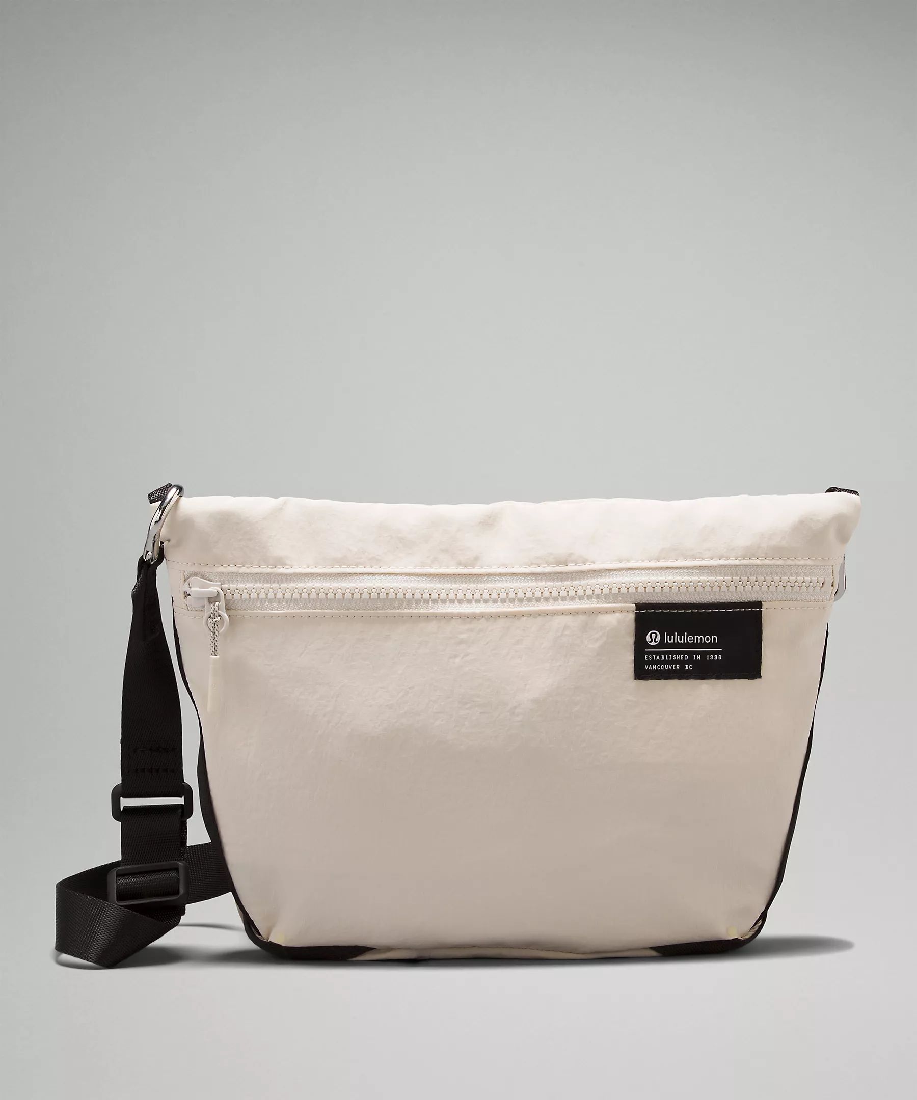 Clean Lines Crossbody Bag 2.8L | Lululemon (US)