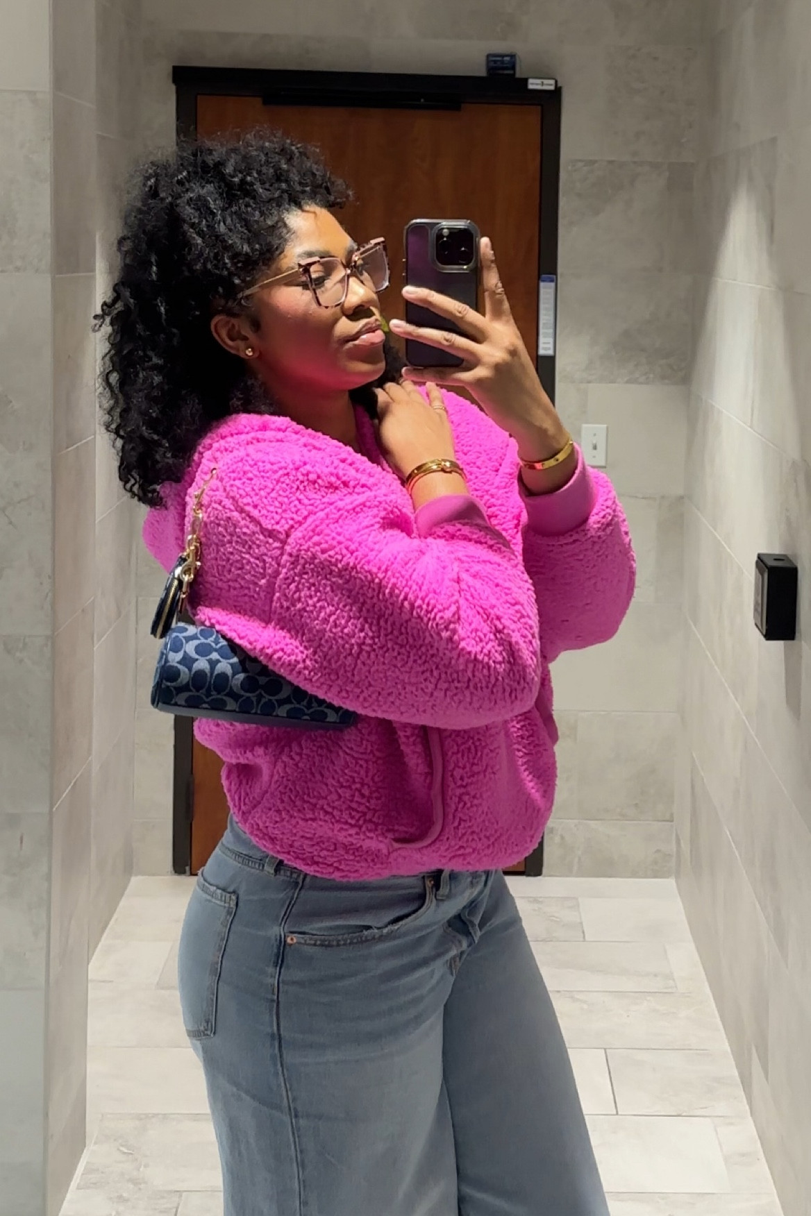 Just a chilllll girl🩷✨

#LTKMidsize #LTKStyleTip #LTKSeasonal