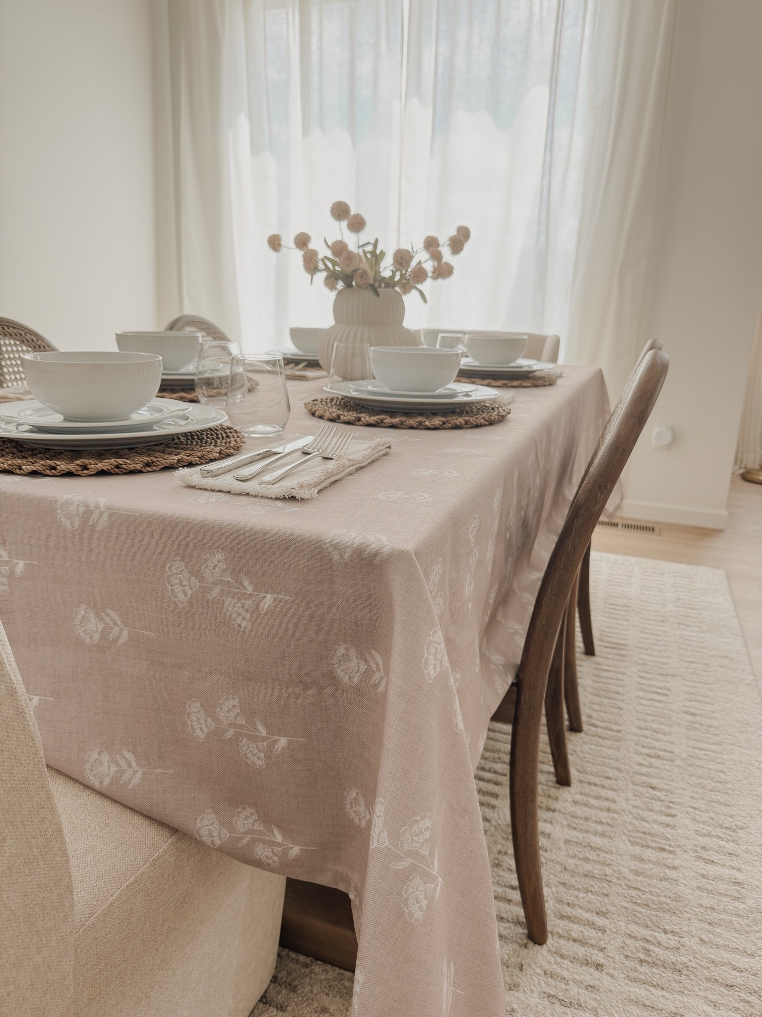Hosting is a love language of ours 💐 And getting to make a table scape with the beautiful Two Pages Table Cloth makes it even better 👏🏻We love the floral spring print of this table linen 🫶🏻

Shop this table linen and more on twopagescurtains.com with out link SIMPLYNEUTRAL for 22% Off 🤍

🤍 Jyll Mackie Rectangle Tablecloth in Grey Beige With Cream

#gifted #twopagescurtains #twopageshome #twopagespartner #beigeaesthetic #neutralhome