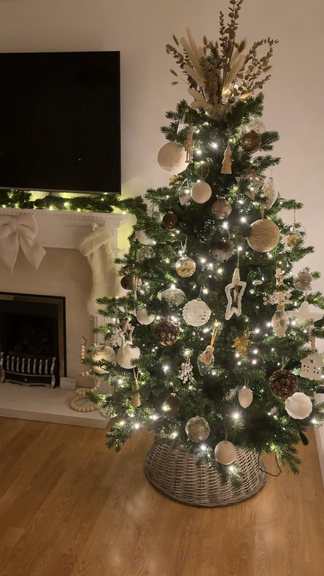 Christmas tree 

#LTKhome #LTKuk #LTKsale