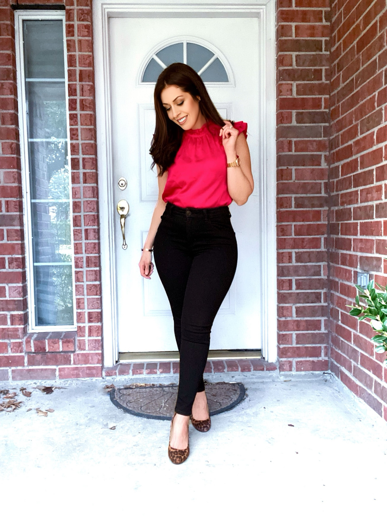 On Wednesdays we wear pink. They don’t have this top anymore but I tagged a similar top that I do have in other colors and it’s under $20! 


#LTKStyleTip #LTKSaleAlert #LTKFindsUnder50