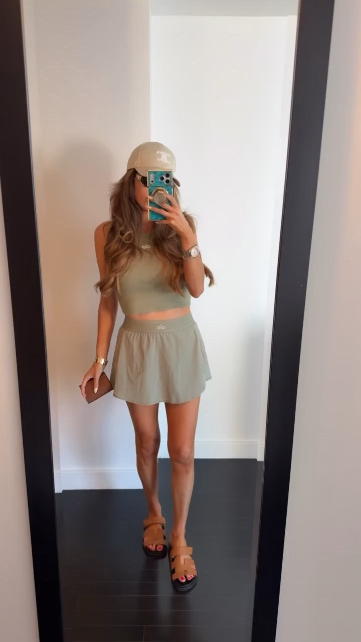 Coffee run OOTD!! LOVE these Alo sets! This green is so pretty! Wearing a medium in the top and skirt! 

Alo fashion, Alo sets, Matching sets, Active sets for the fall, Activewear, Travel outfits, Fall outfits women, Emily Gemma

#LTKTravel #LTKActive #LTKmomlife