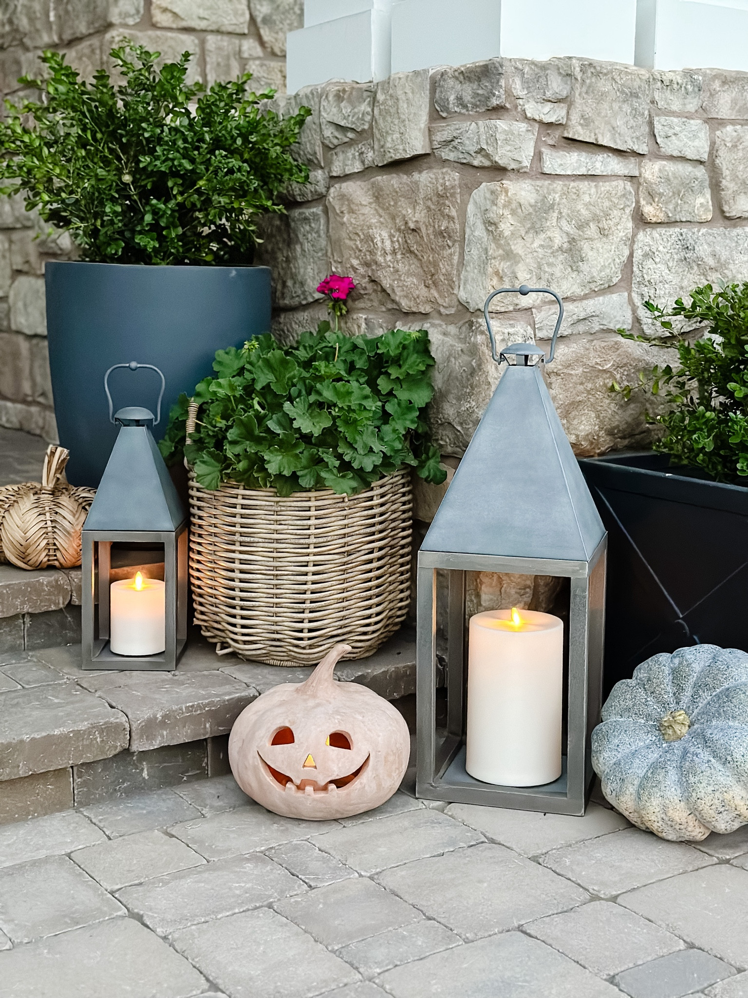 Halloween/Fall front porchh

#LTKHome #LTKFindsUnder100 #LTKSeasonal