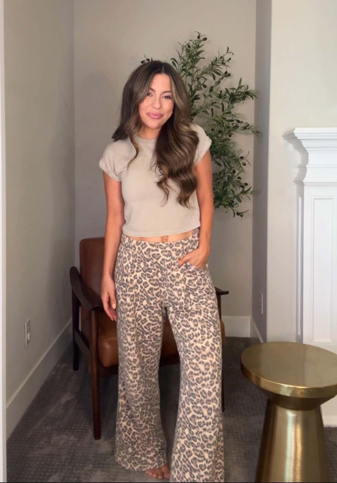 Aerie leopard trousers and baby tee. Wearing xs short in the bottoms and XXS in the tee



#LTKPetite #LTKFindsUnder50 #LTKSaleAlert