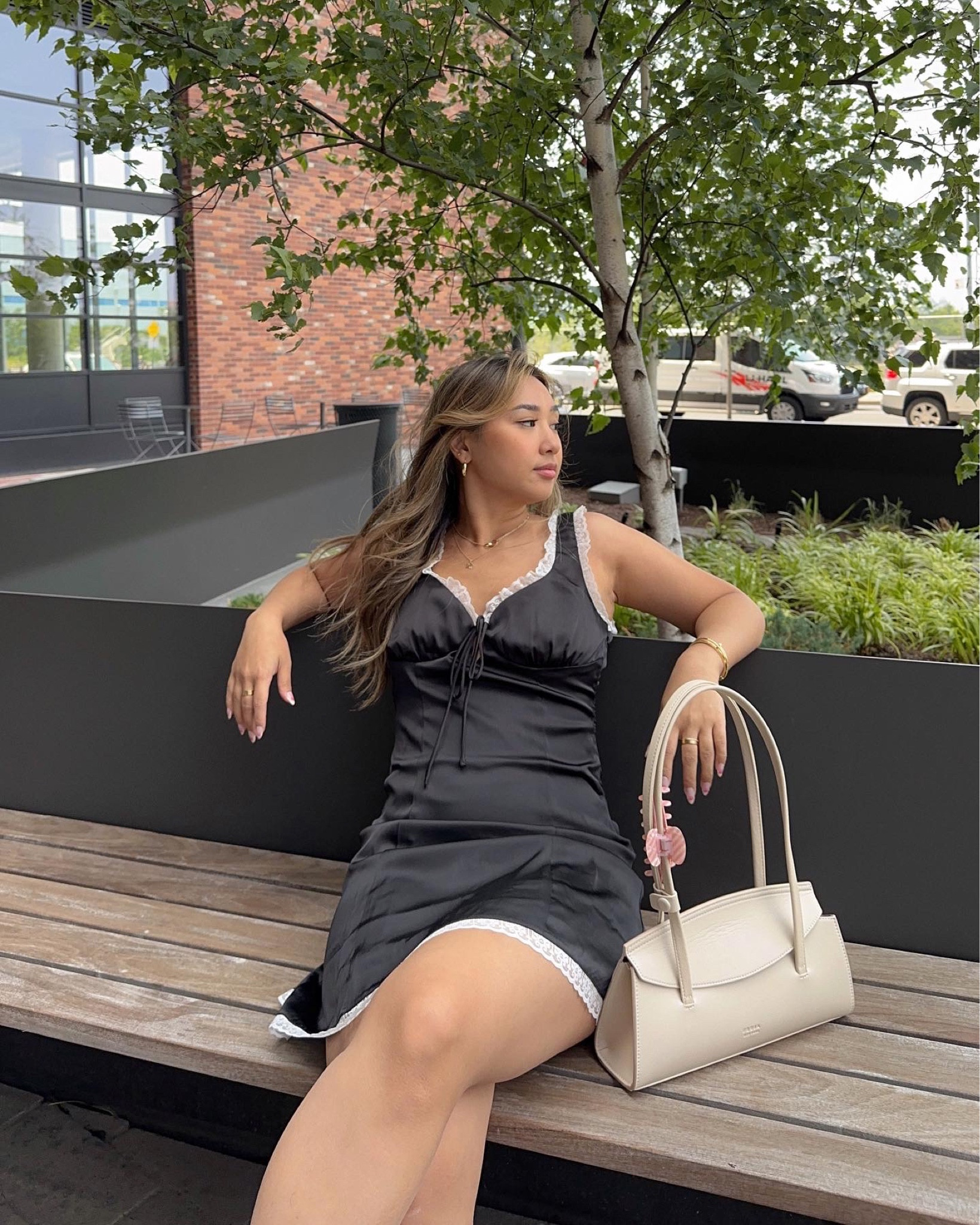 perfect summer satin & lace dress 🖤🎀