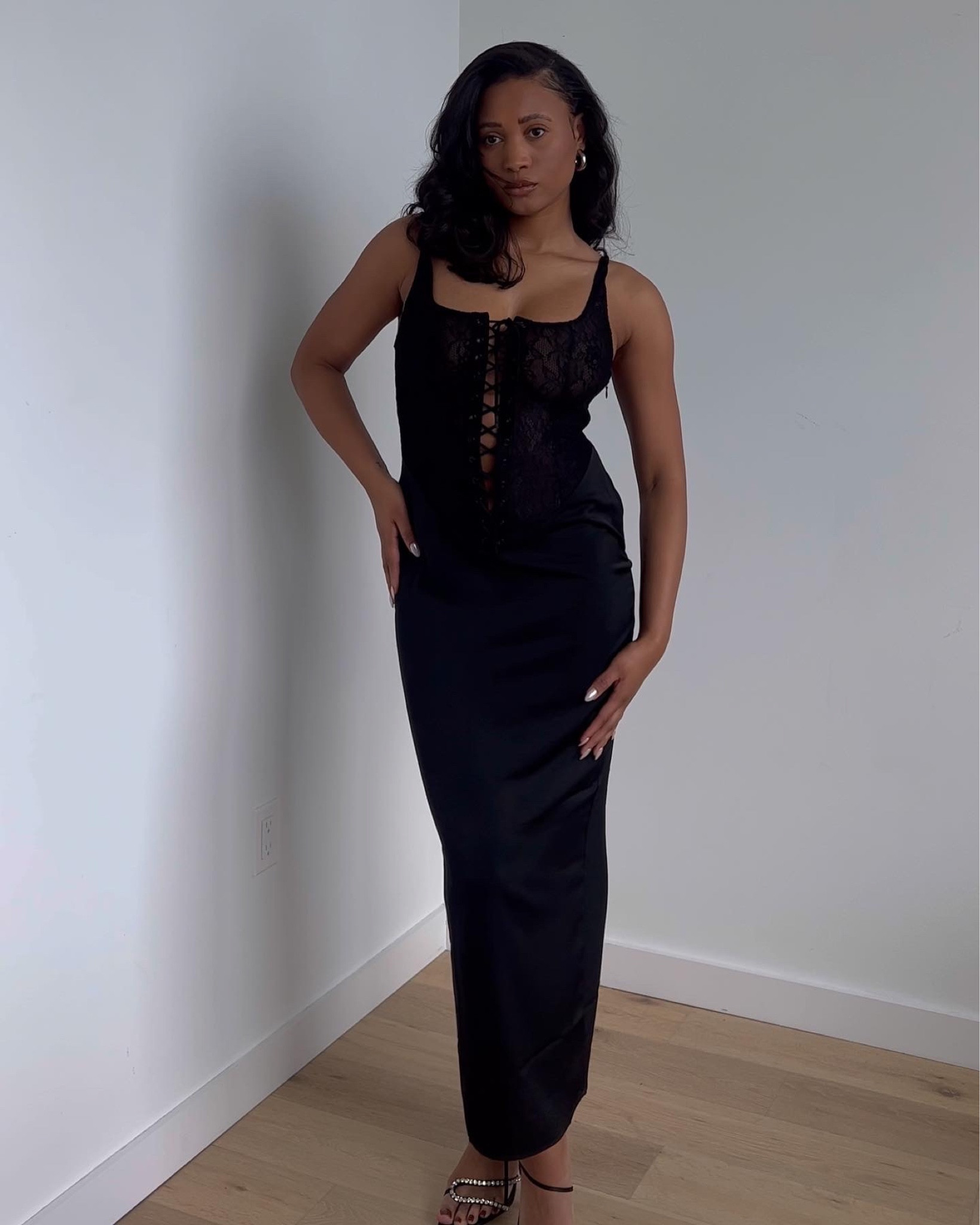 5’9, Size medium (Meshki) 

#LTKparties #LTKshoecrush #LTKmidsize