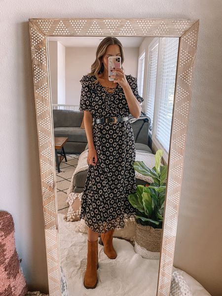 Teacher Outfit Idea🍎 wearing a xs midi dress. 50% off with code CYBER at checkout!

Classroom style / teacher outfit / teacher style / fall outfit idea / loft finds / loft outfit / midi dress



#LTKfindsunder100 #LTKstyletip #LTKsalealert