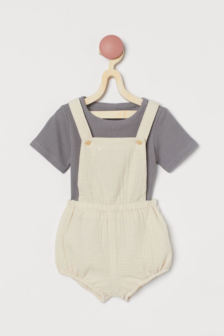Baby Exclusive. Set with overall shorts and T-shirt in soft, organic cotton. Shorts in woven, cr... | H&M (US + CA)