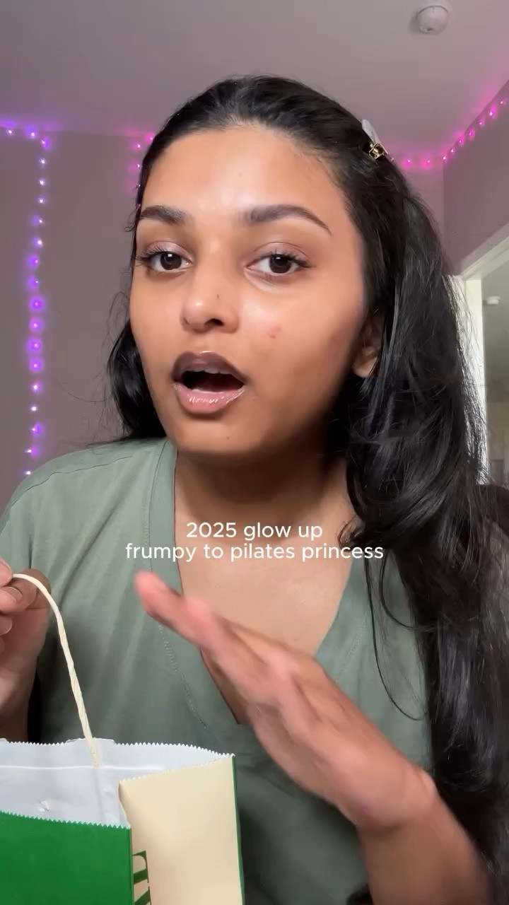 first things first: get better basics
 @aerie
 #basicoutfit #activewearfashion #midsizefashion #aerie #shoppinghaul #browngirlbloggers #selfimprovementdaily