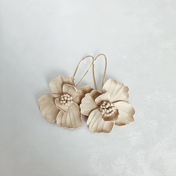 Mushroom // taupe flower earrings | Etsy (US)
