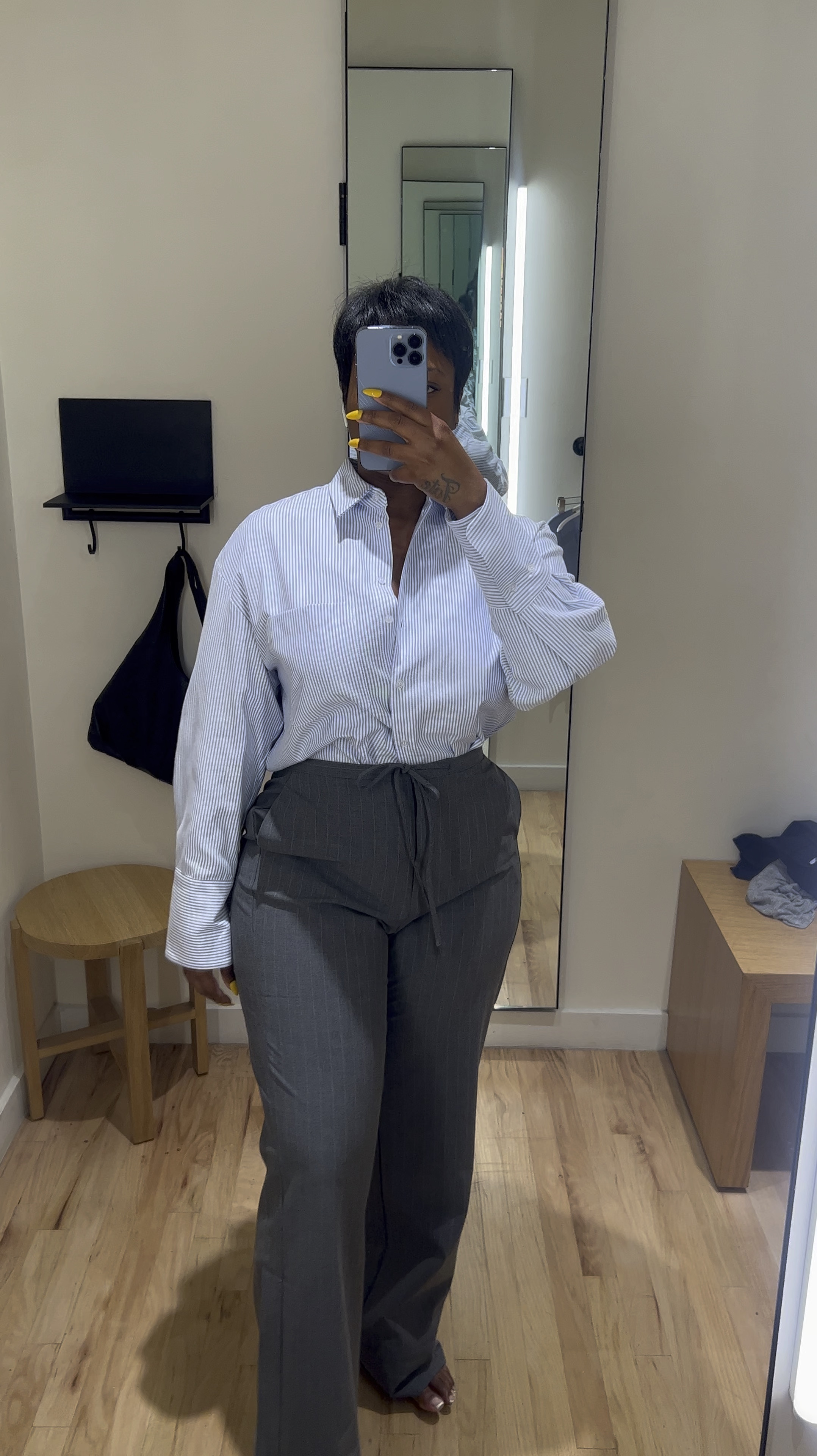 Try on haul at mango

Wearing a size 8 in the top 
Size large in the pants 