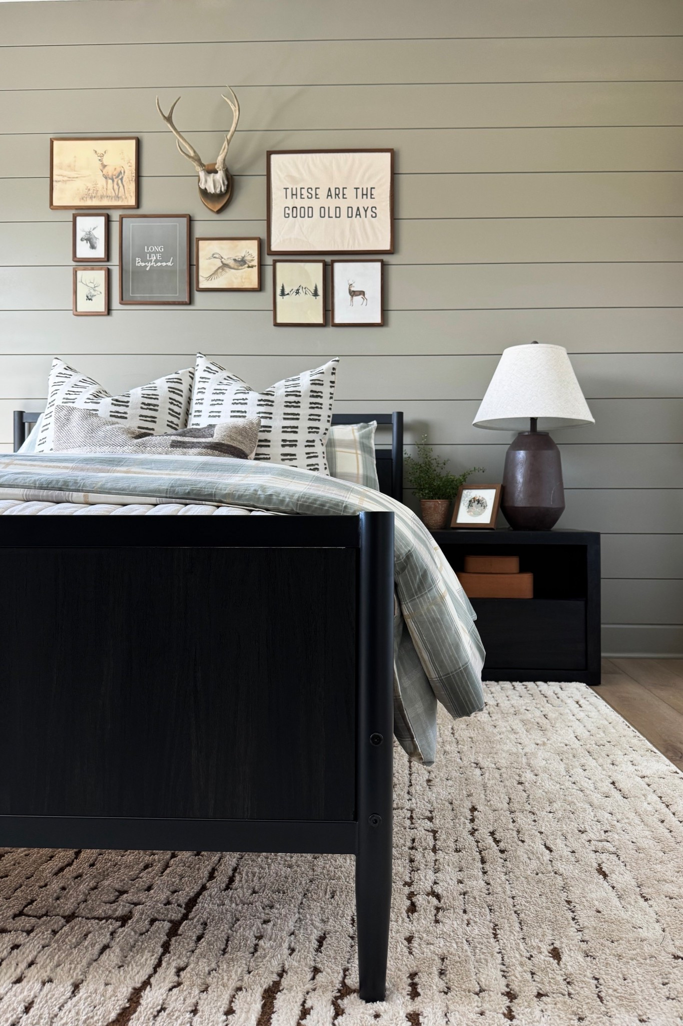 Remi's bedroom rug is up to 53% off!! 

Home, home decor, home accents, area rug, neutral rug, modern home, organic home, neutral home, Wayfair, sale find

#LTKSeasonal #LTKHome #LTKSaleAlert