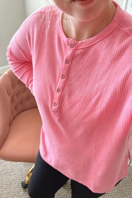 the best and brightest breastfeeding friendly top! 

wearing my normal size medium- but it's nice and oversized! definitely living in these this fall/winter!

#LTKstyletip #LTKbump #LTKmidsize
