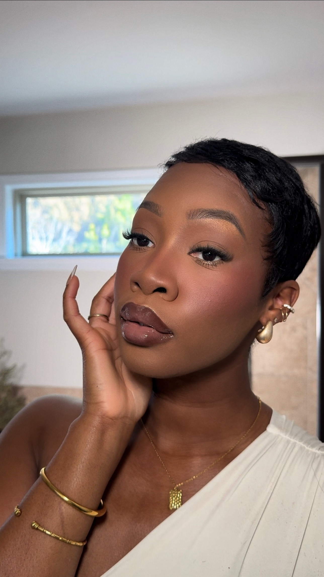 Natural flushed makeup tutorial 

#LTKBeauty