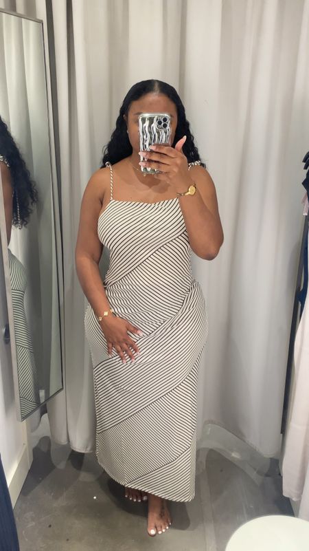 H&M 

Prefect Dress for summer. Resort wear or brunch dress 

Vacation outfit ready in my sleek H&M fitted dress. Elegant, stylish, and perfect for an evening out. #DateNightLook #HMFashion"

I’m wearing a size medium 

#LTKStyleTip #LTKU #LTKParties