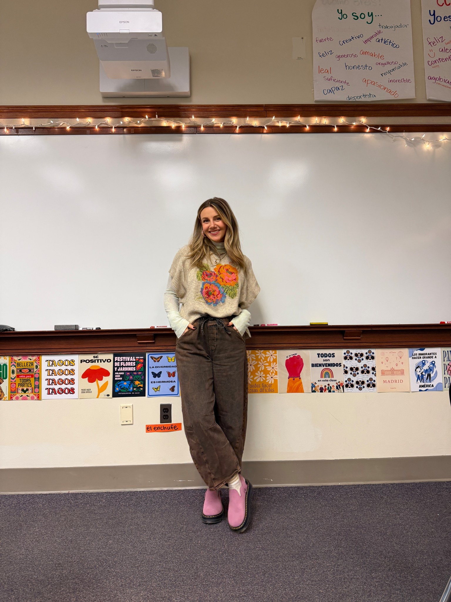 Casual cozy Teacher outfit!

Size 7 in the mules 
