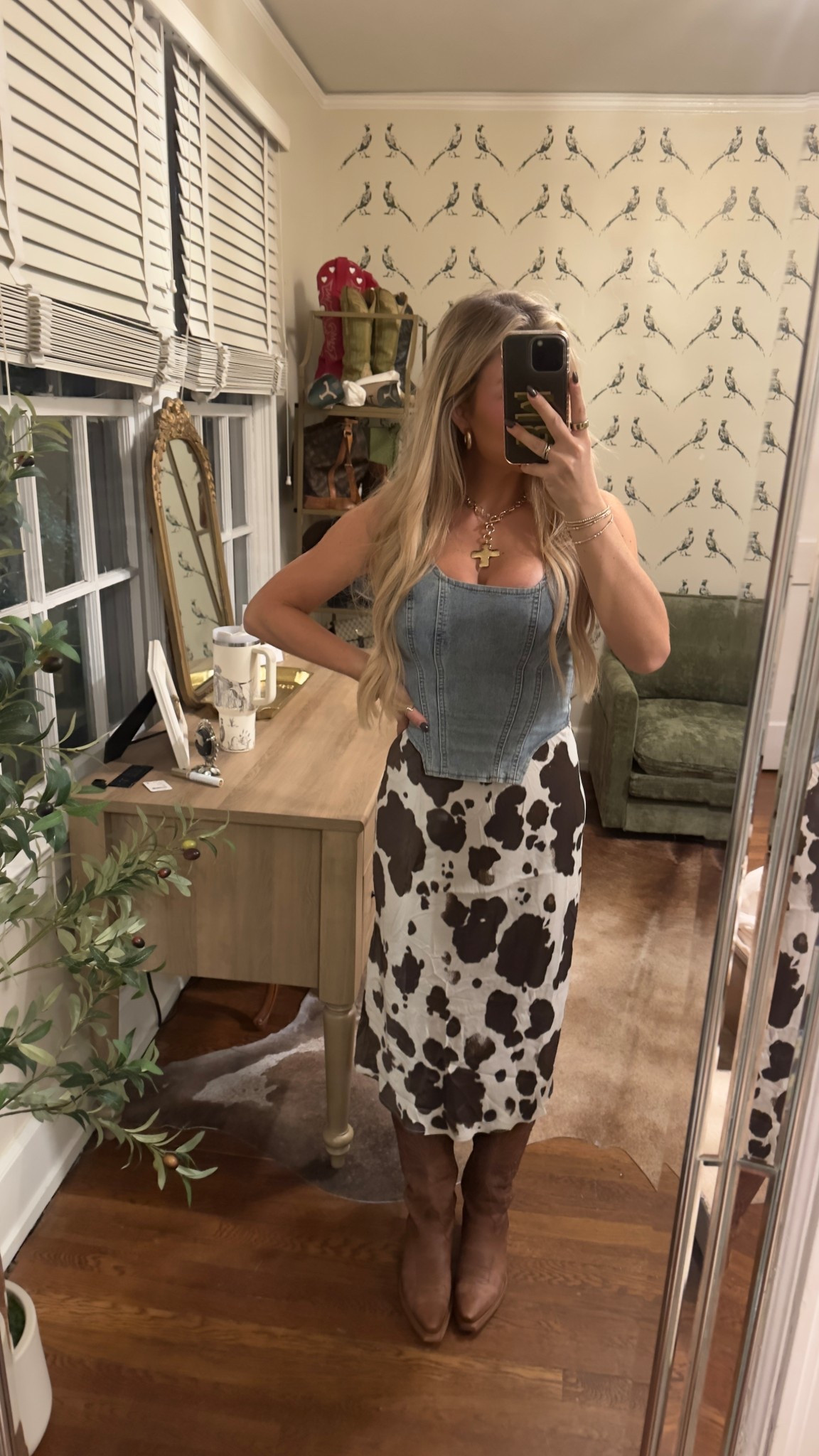 dinner fit check! 


skirt was from nuuly 
OOTN / ootd / cow print skirt / cow print / denim top / tecova boots / cowgirl boots / gold hoops 

#LTKPetite #LTKootd #LTKStyleTip