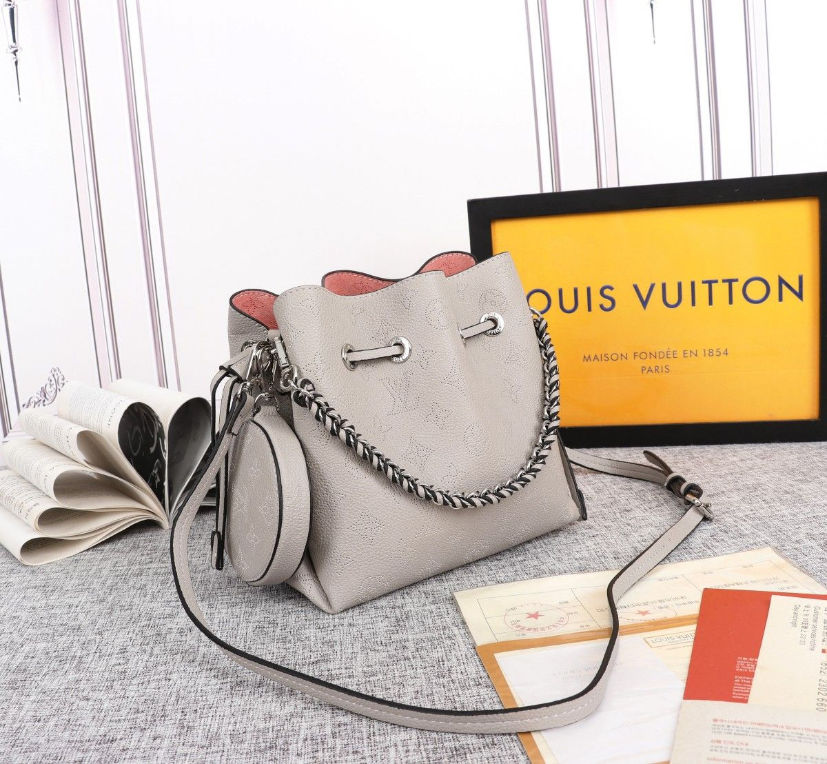 LV Luxurys Designers Shopping Bags Wallets Card Holder Totes Key Cards Leather Shoulder Bags Purs... | DHGate