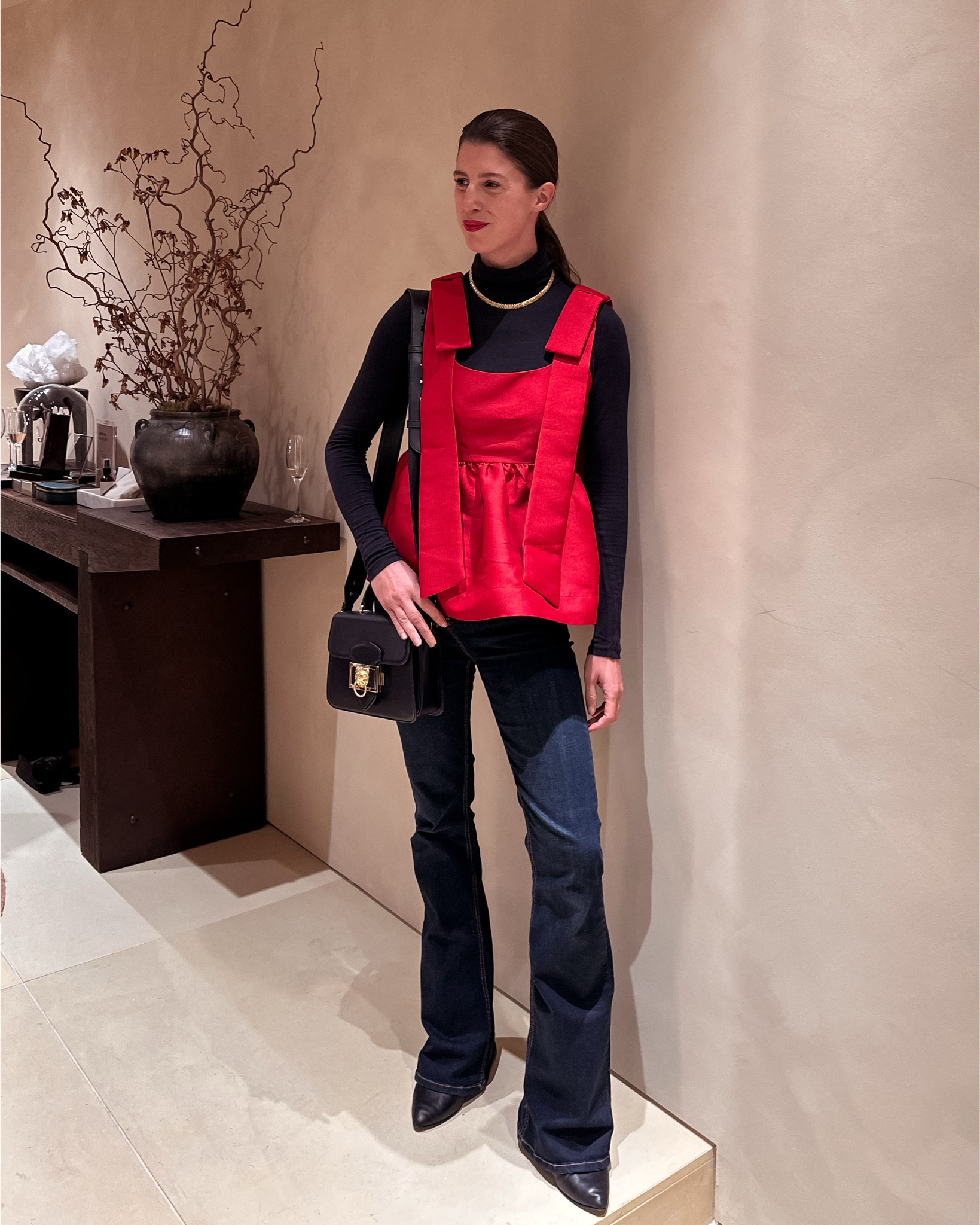 Turns out I rather like this top layered over a roll neck too…

Wearing size 8 in the top
P.s. necklace is 50% off till the end of today  👌



#LTKstyletip #LTKpartywear #LTKuk