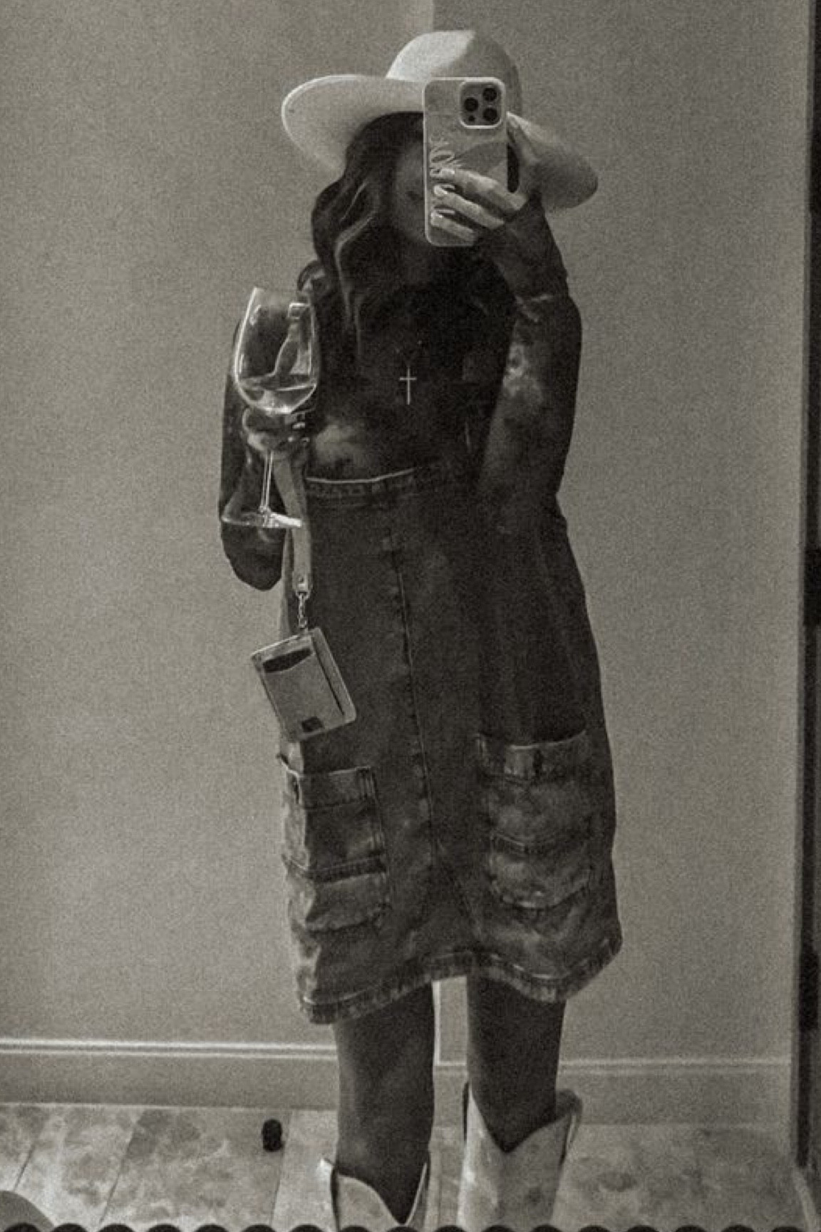 Last nights outfit for dinner in Nashville!

Nashville outfits, night out, denim dress, country concert outfit 

#LTKfindsunder50 #LTKstyletip #LTKfindsunder100